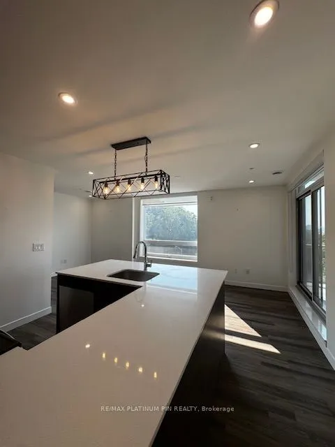 467 Charlton Avenue E, #503