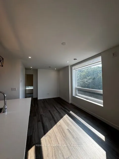 467 Charlton Avenue E, #503