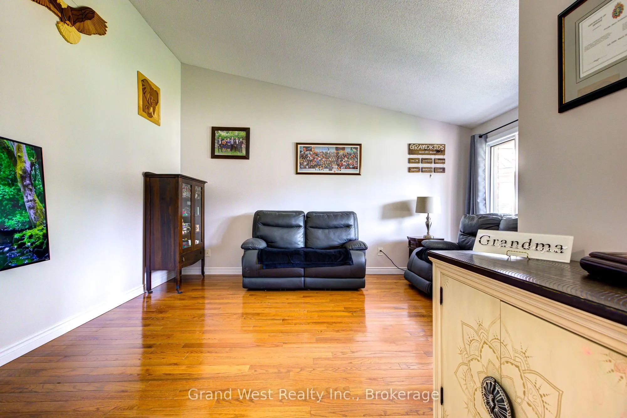 10 GLEN ABBEY Court
