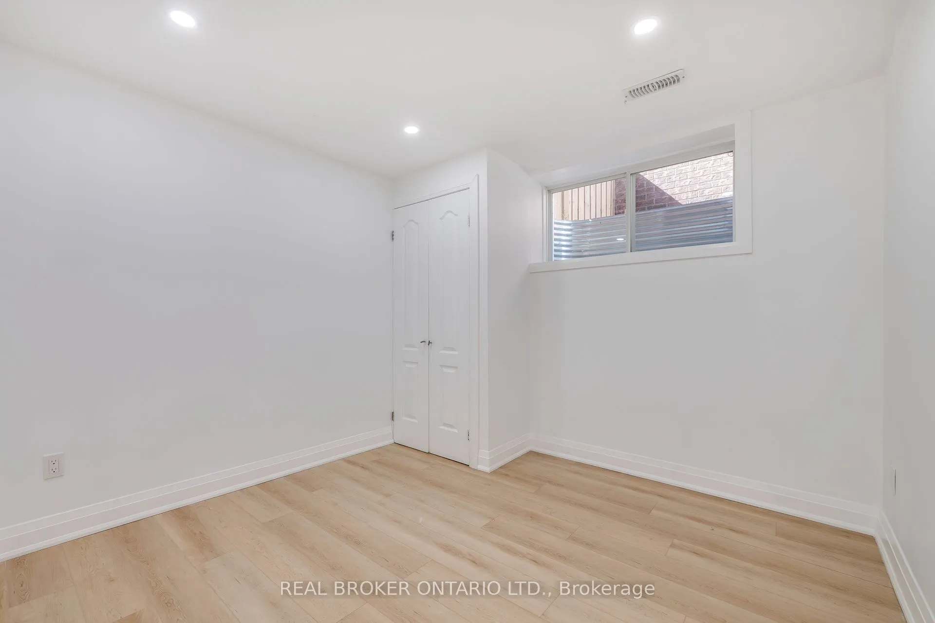 326 Moorlands Crescent