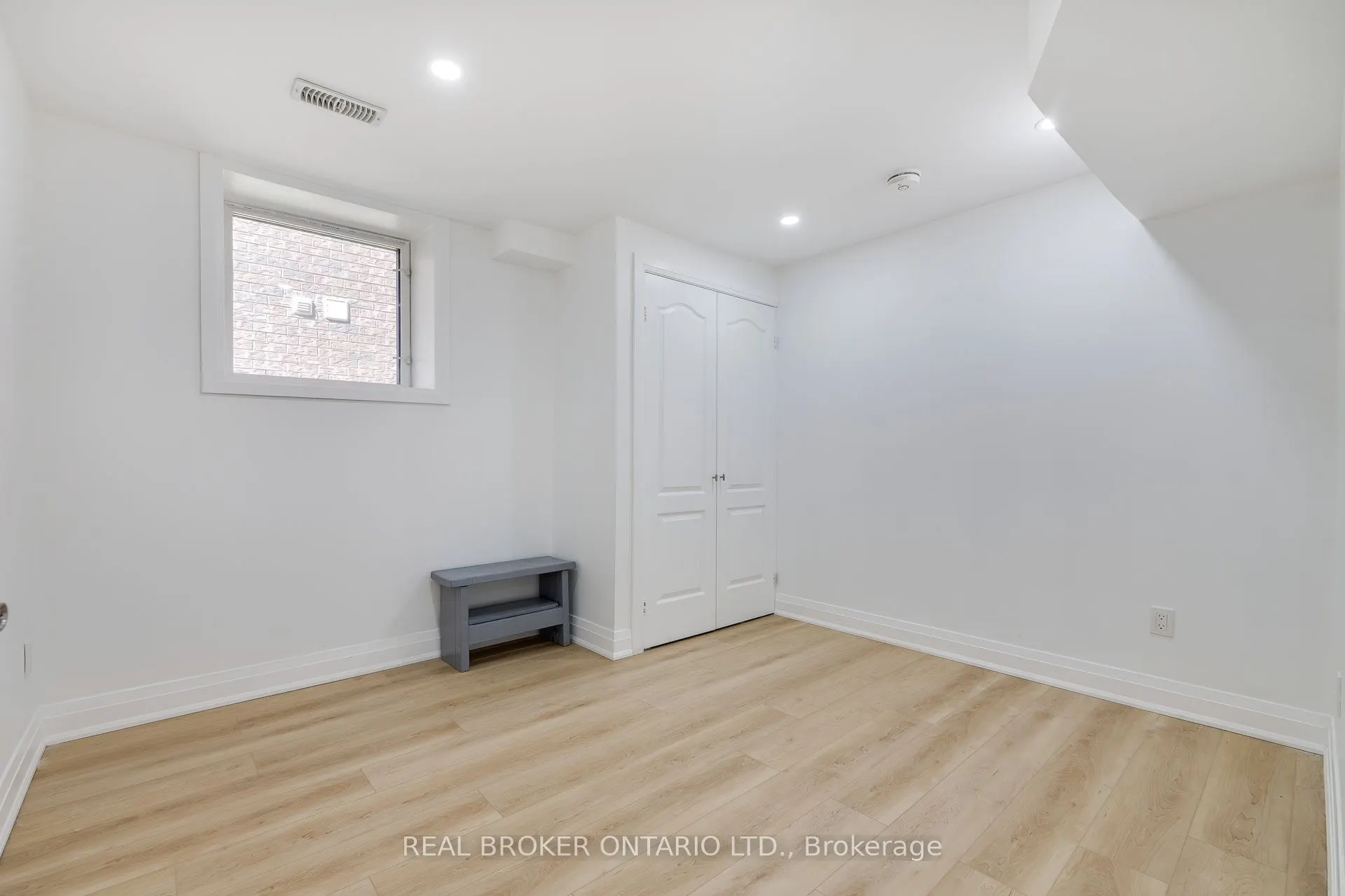 326 Moorlands Crescent