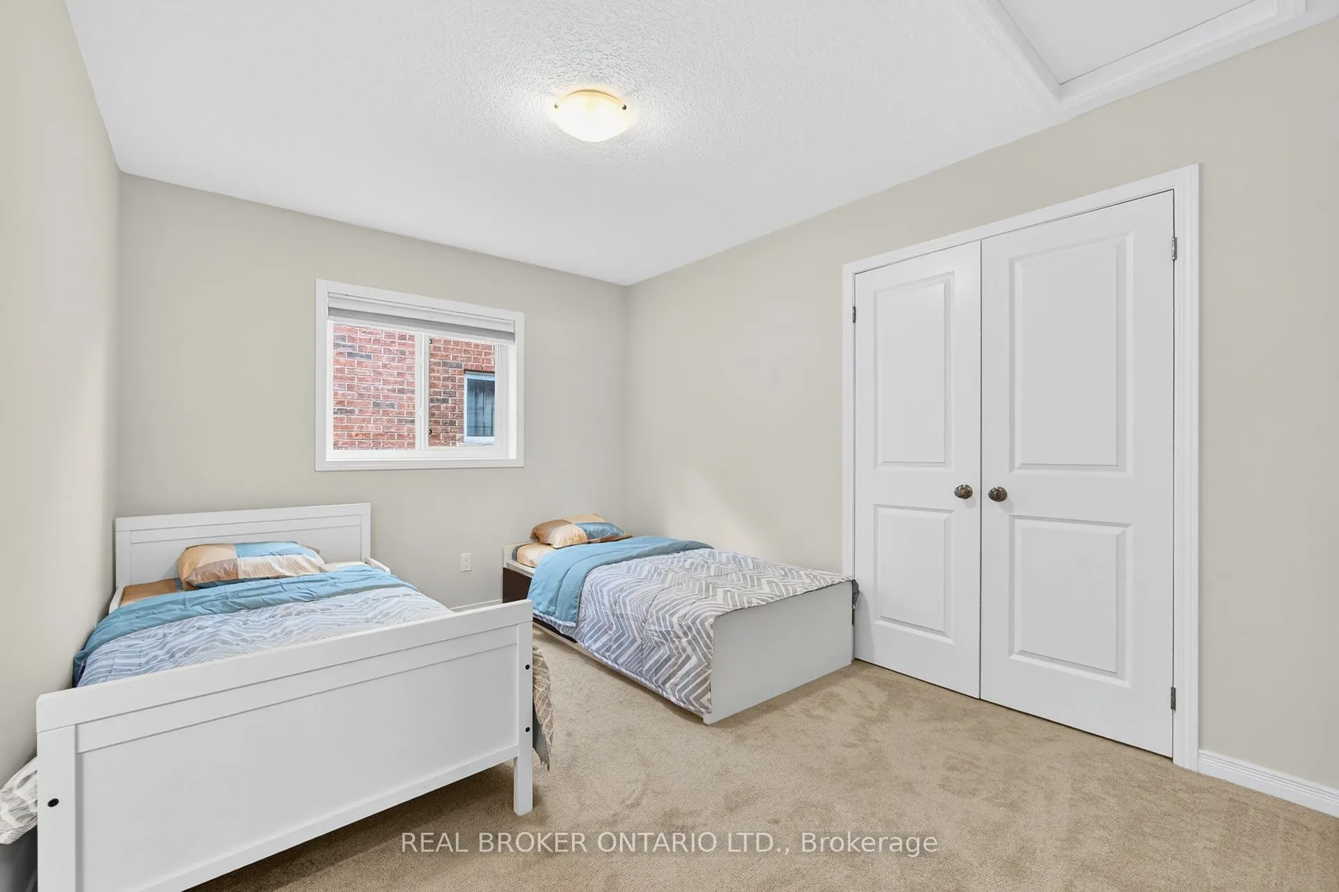 326 Moorlands Crescent