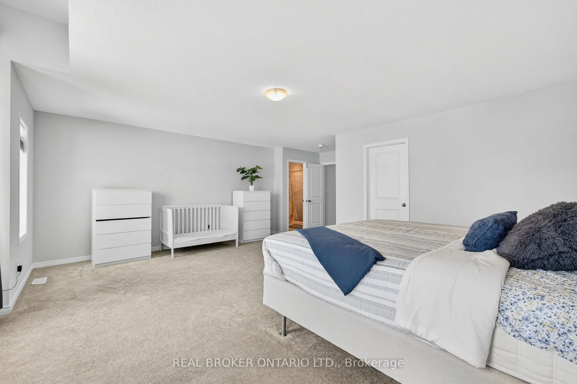 326 Moorlands Crescent