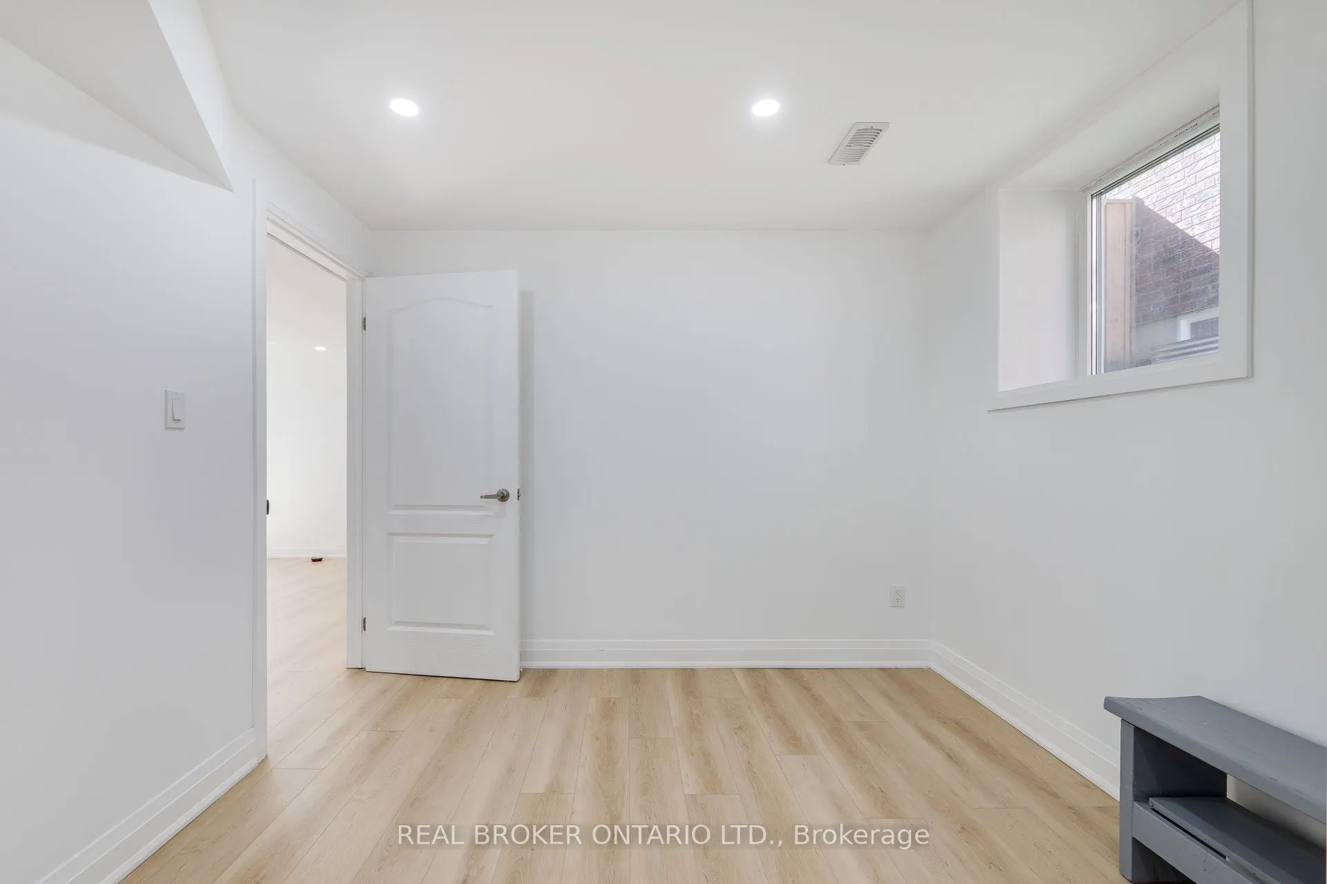 326 Moorlands Crescent