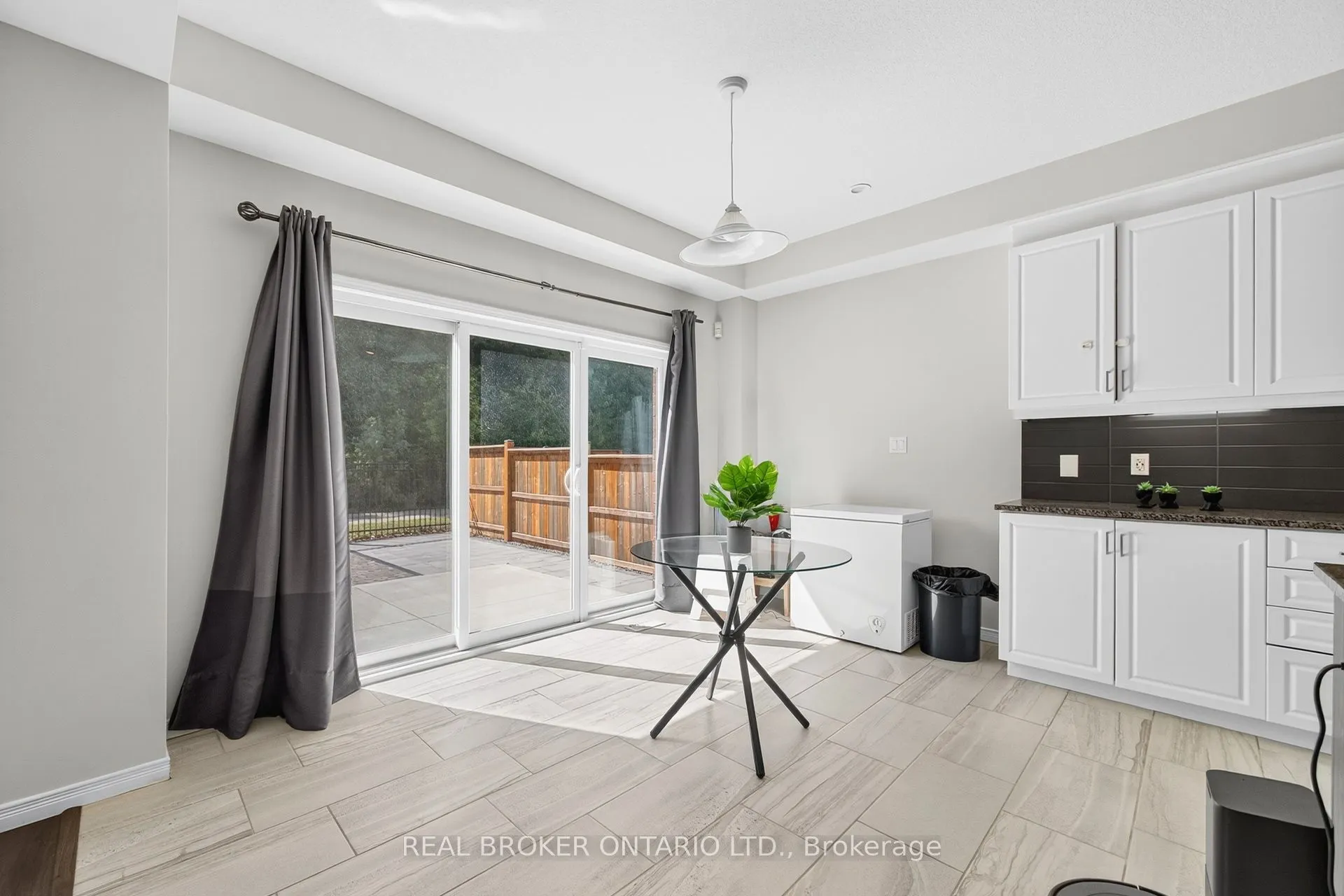 326 Moorlands Crescent