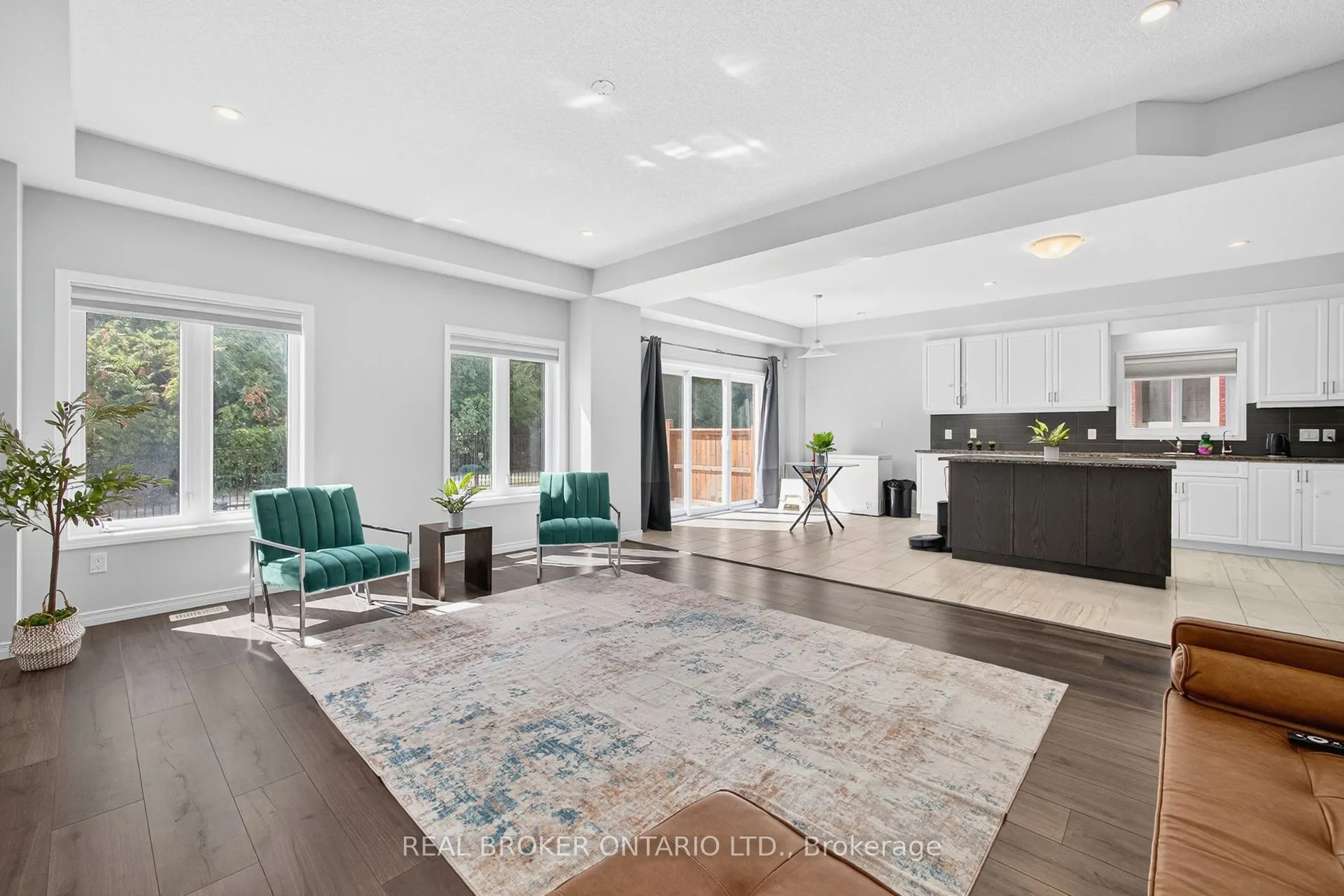 326 Moorlands Crescent