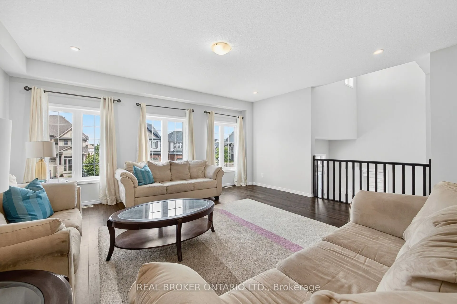 326 Moorlands Crescent