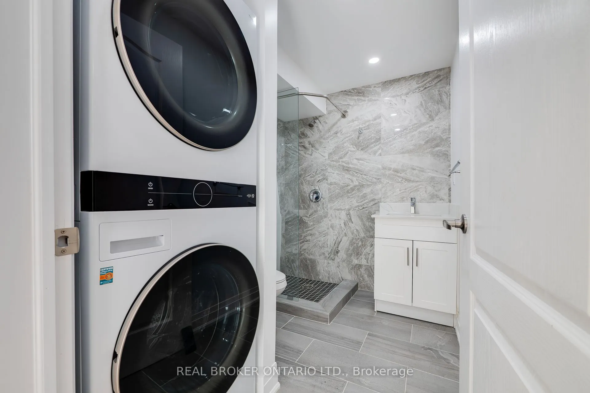 326 Moorlands Crescent