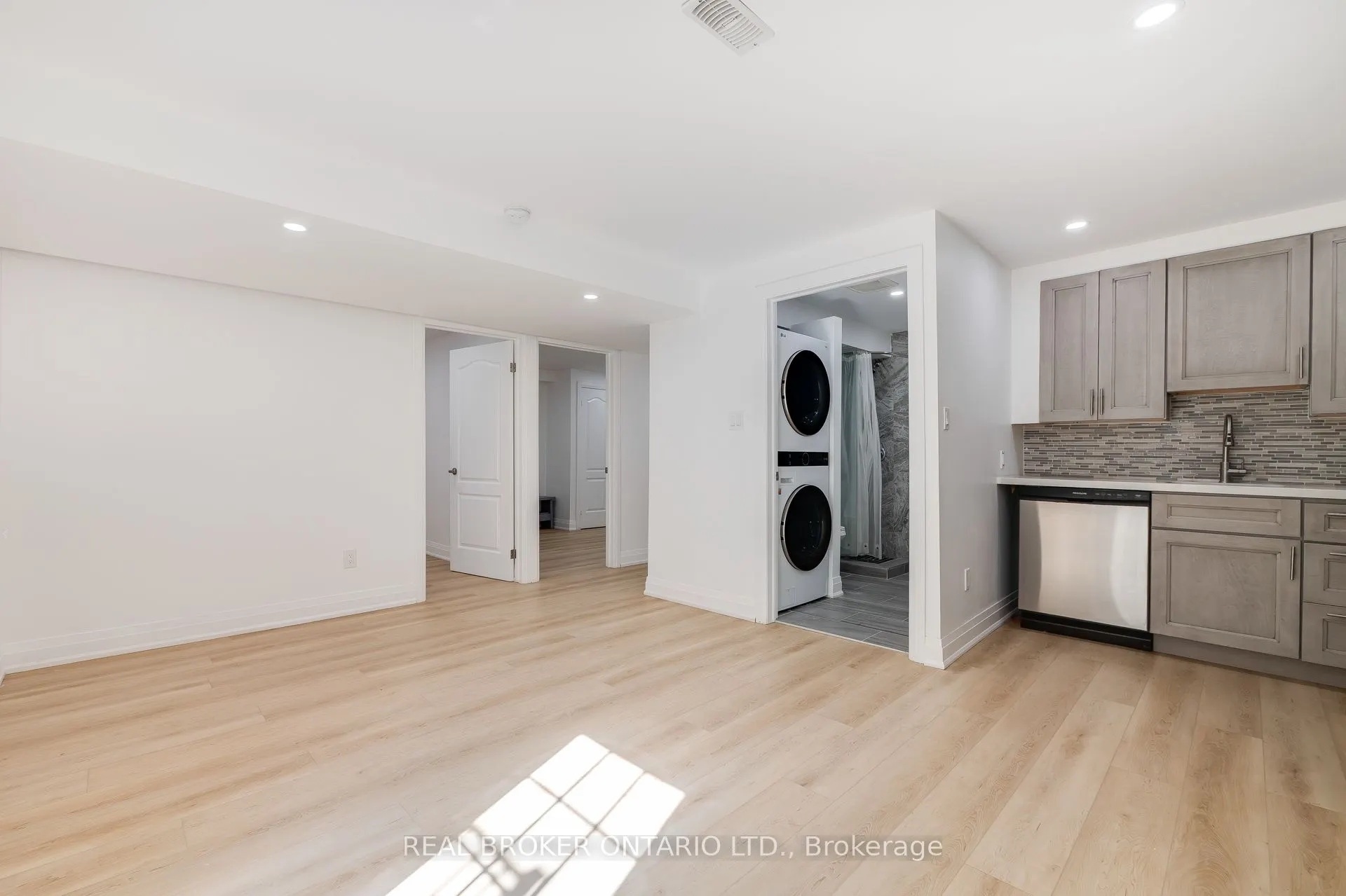 326 Moorlands Crescent