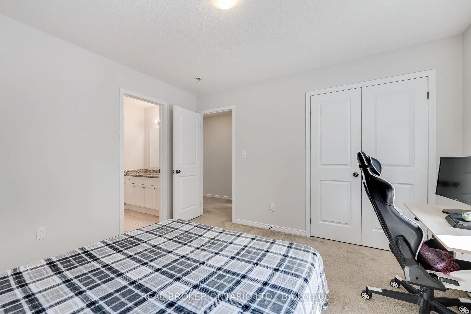 326 Moorlands Crescent