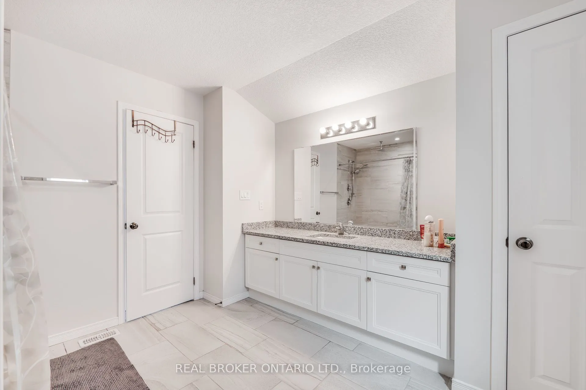 326 Moorlands Crescent