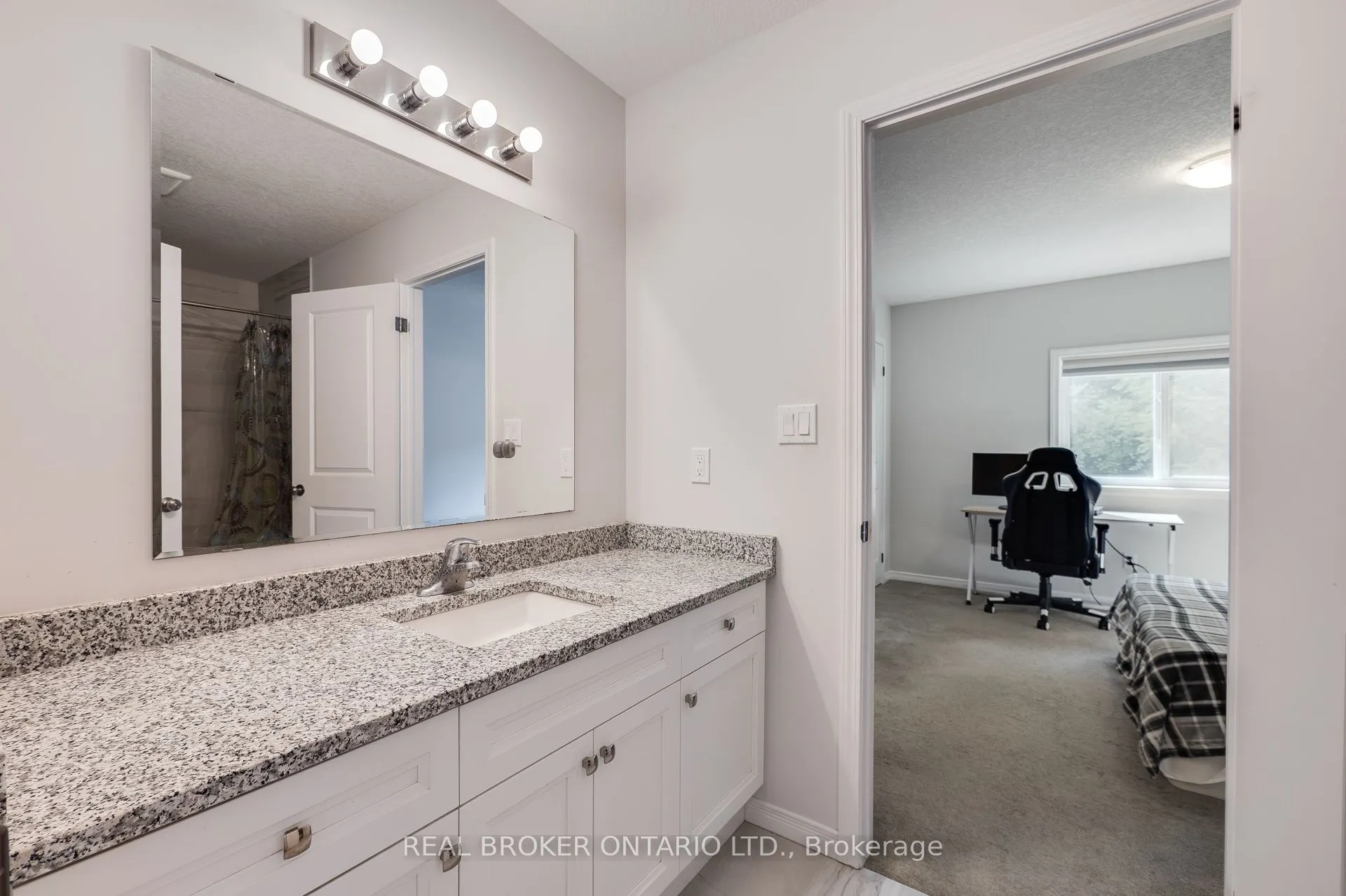 326 Moorlands Crescent