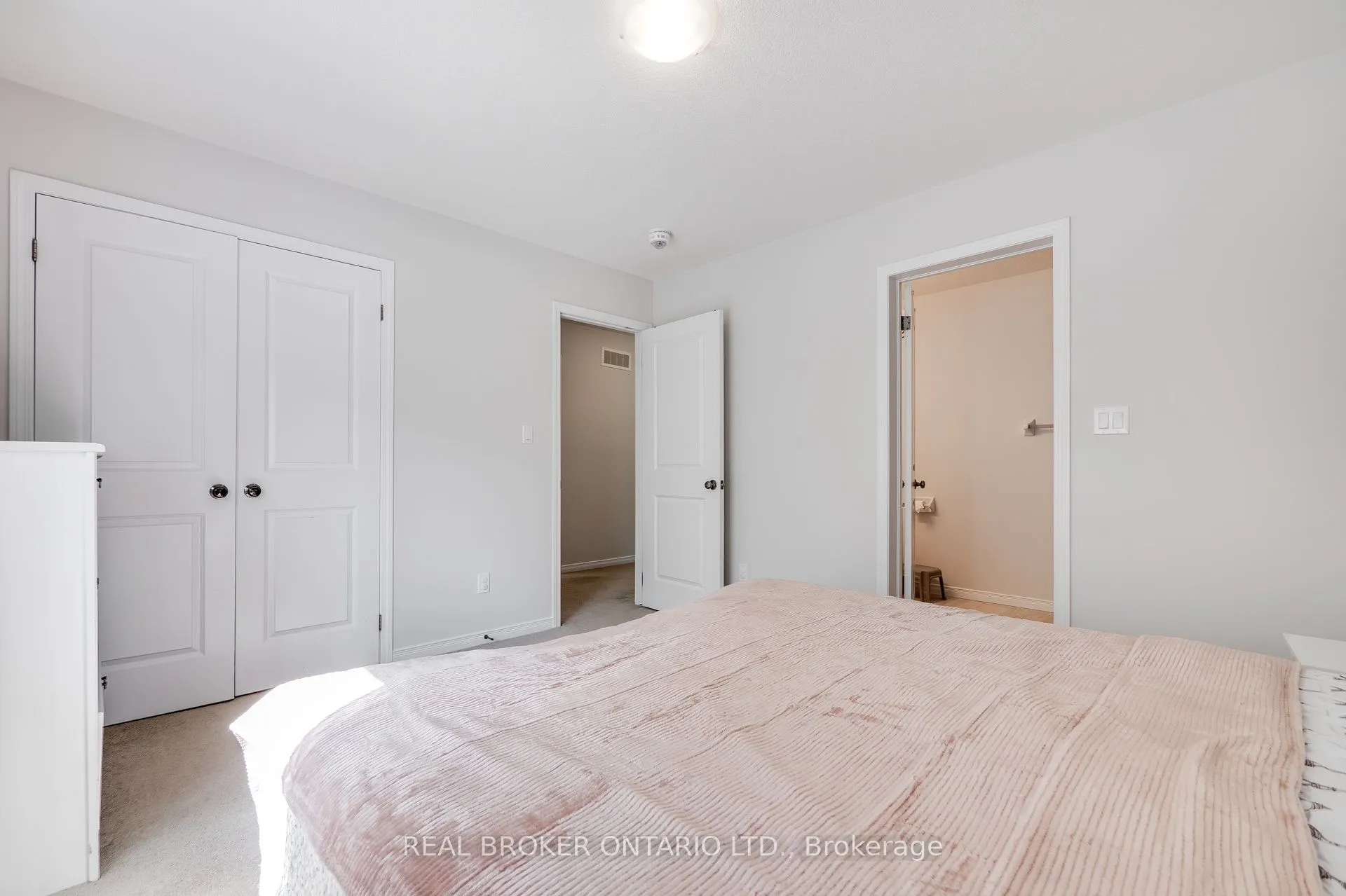 326 Moorlands Crescent