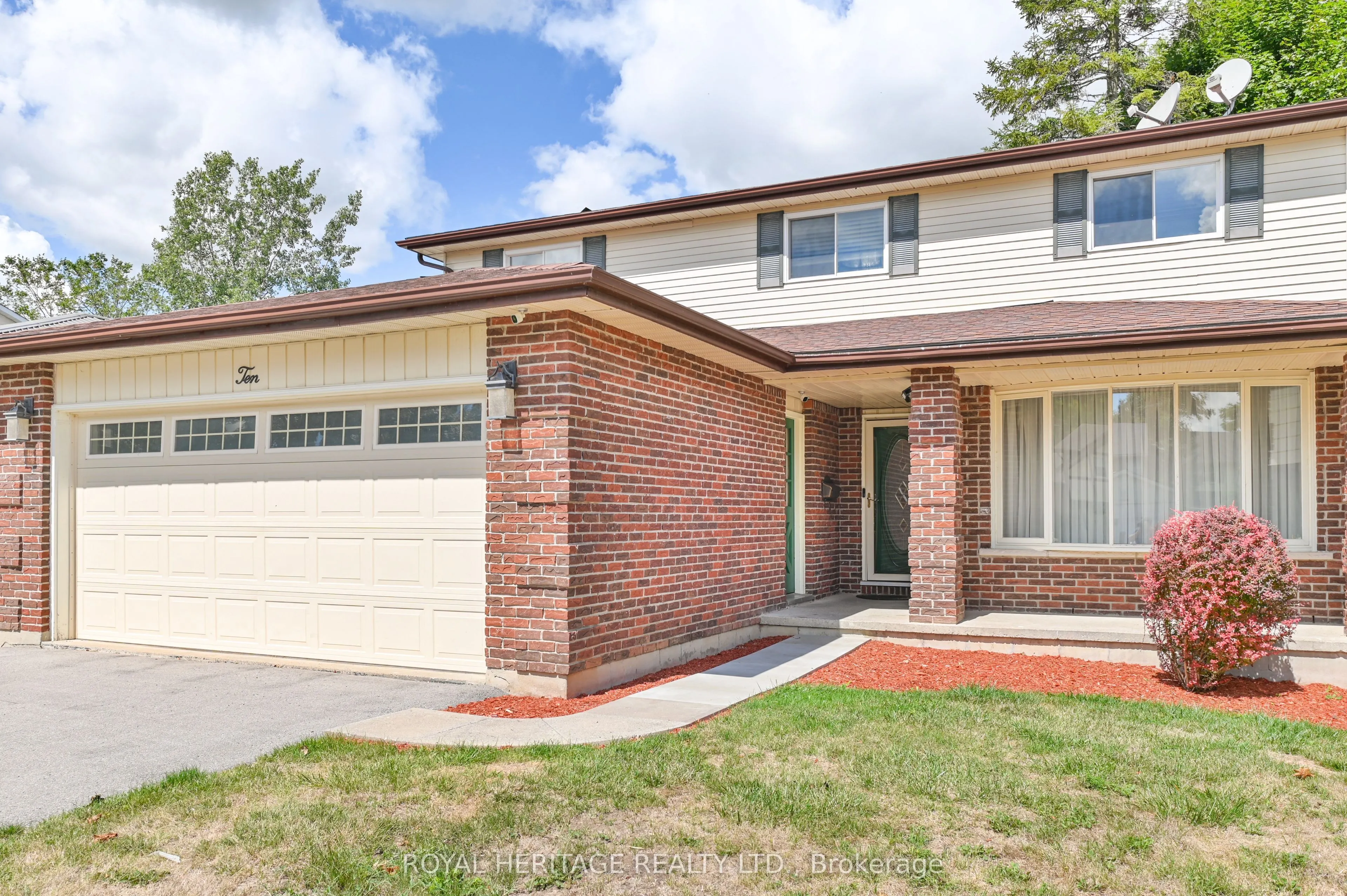 10 Briarwood Crescent