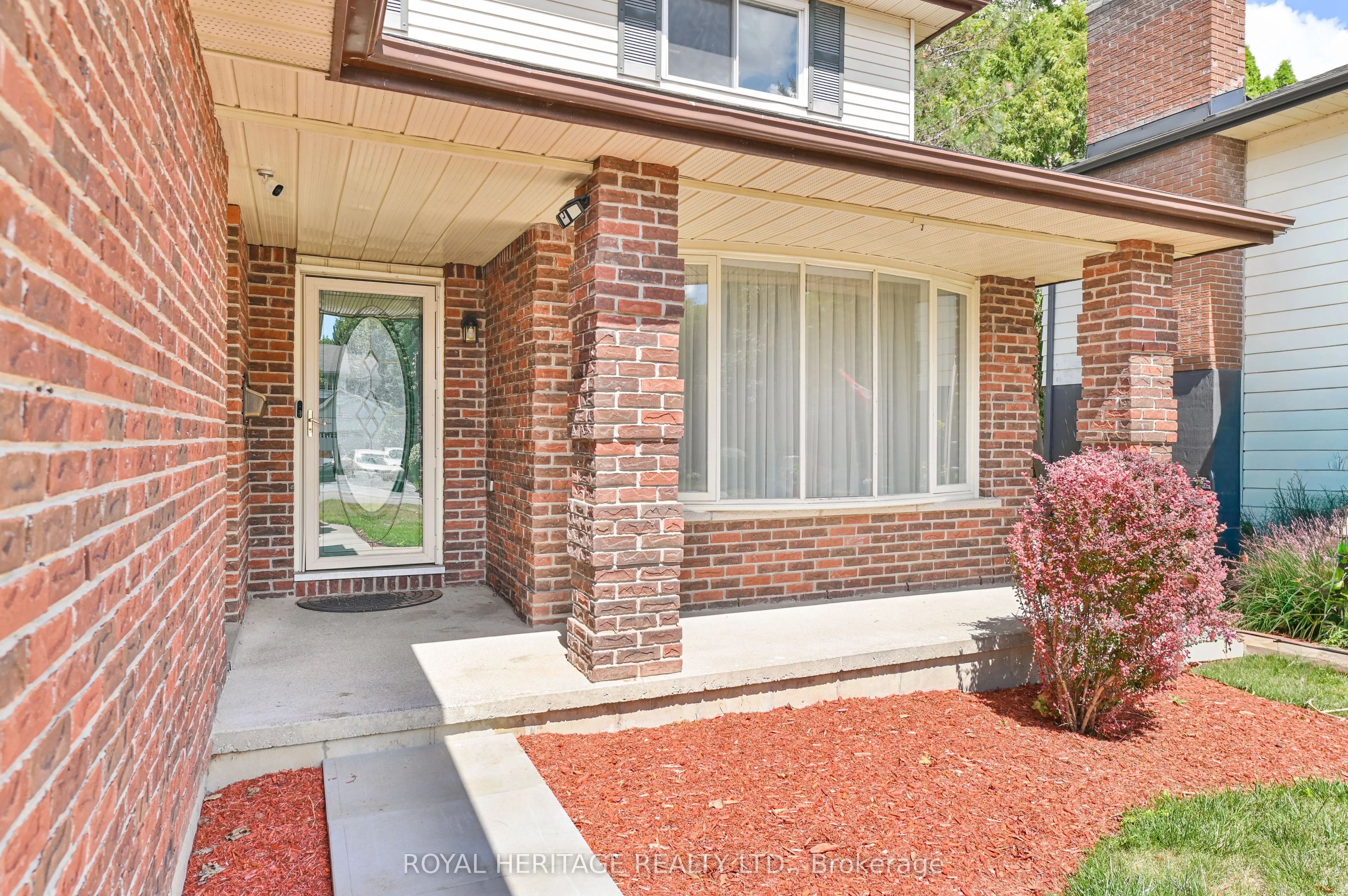 10 Briarwood Crescent