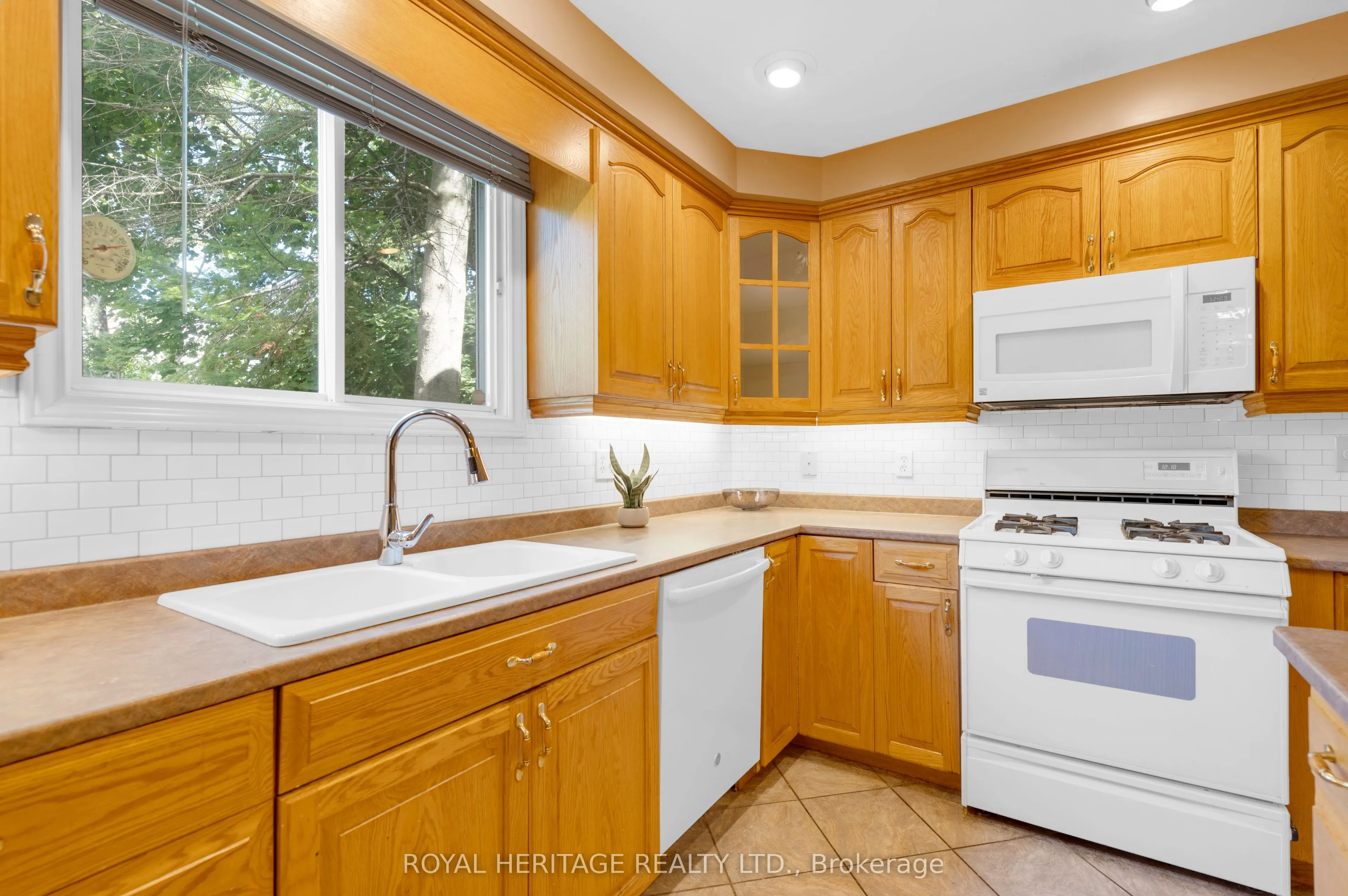 10 Briarwood Crescent