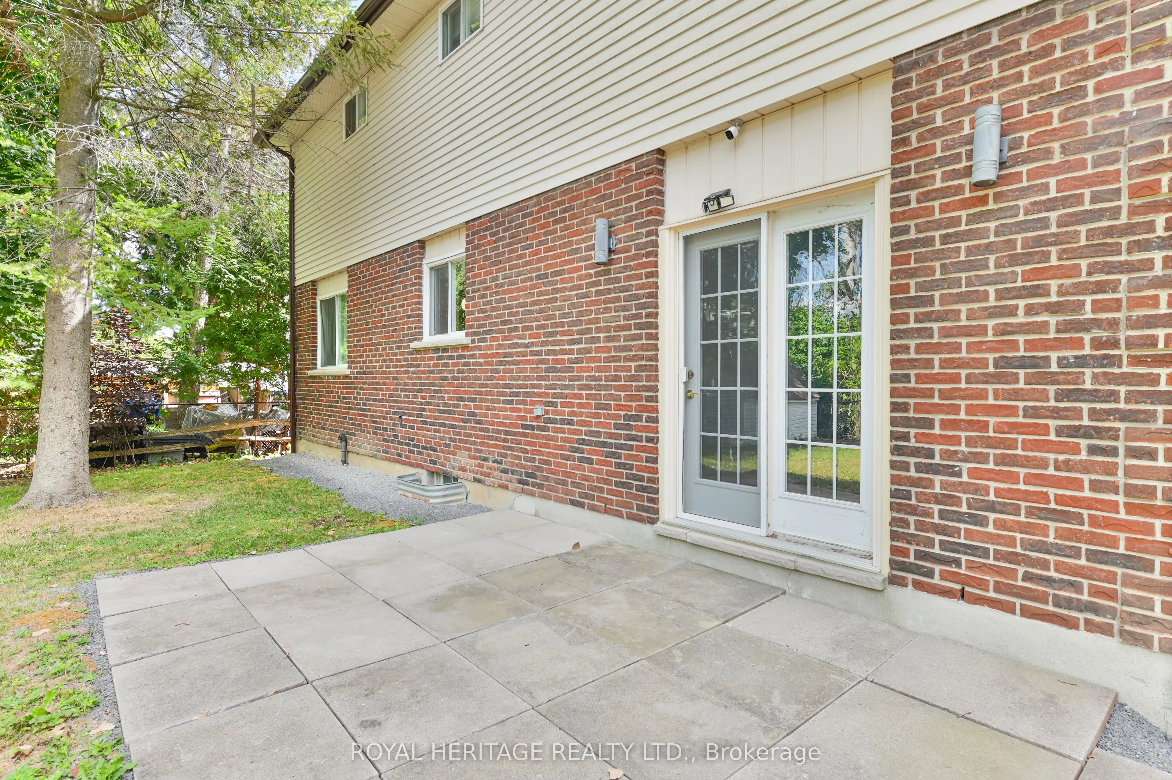 10 Briarwood Crescent