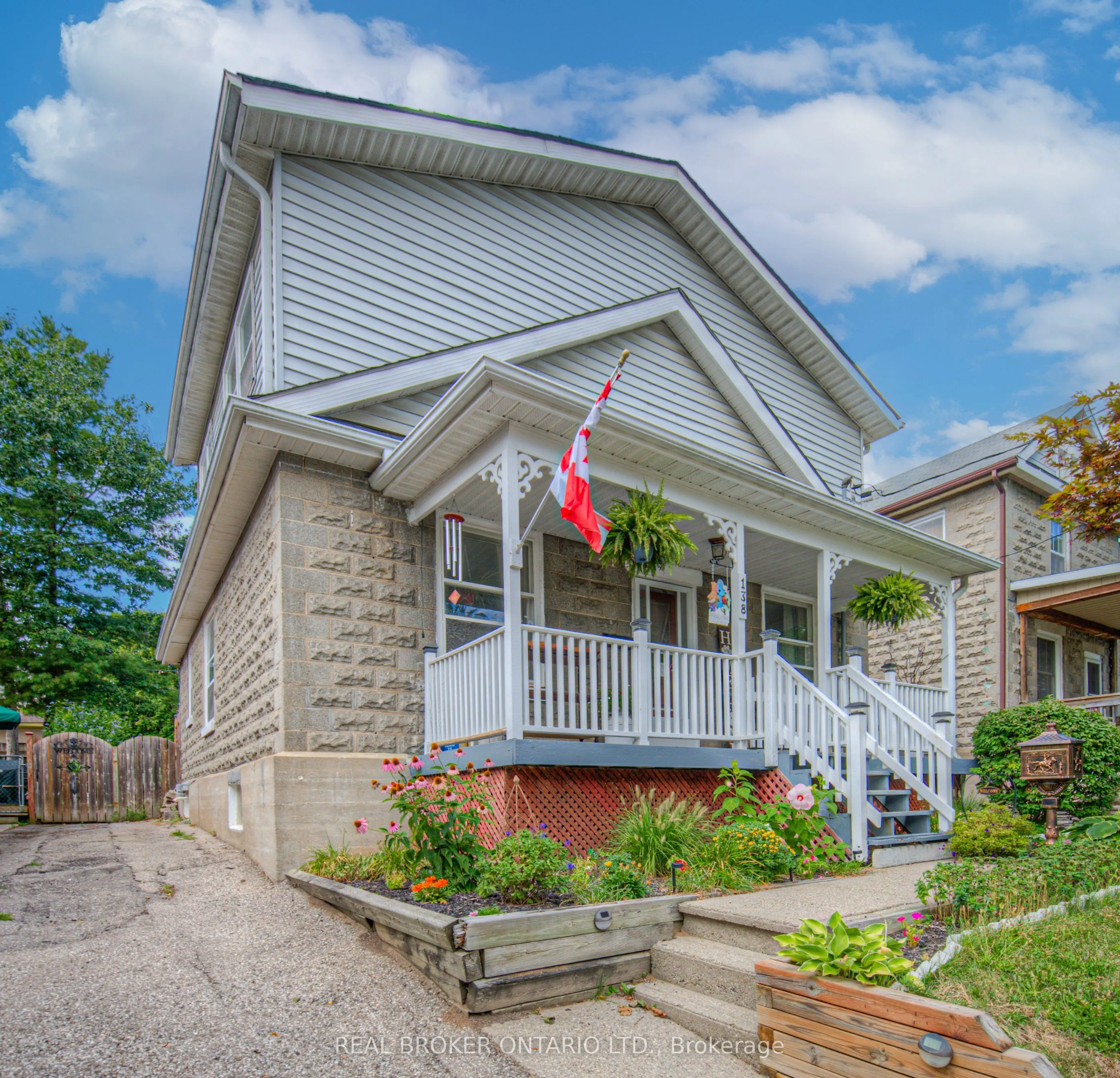 138 Forest Road