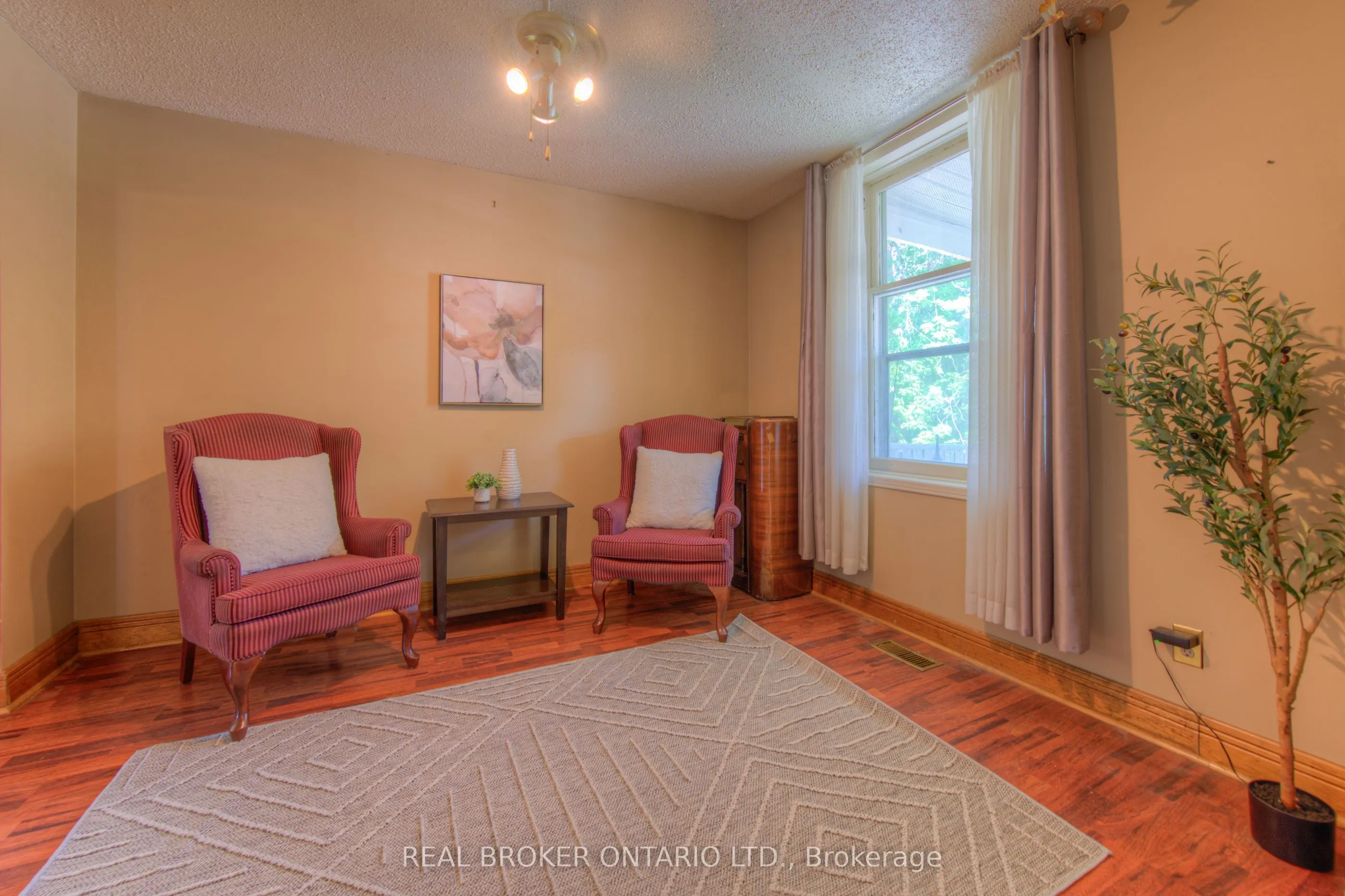 138 Forest Road