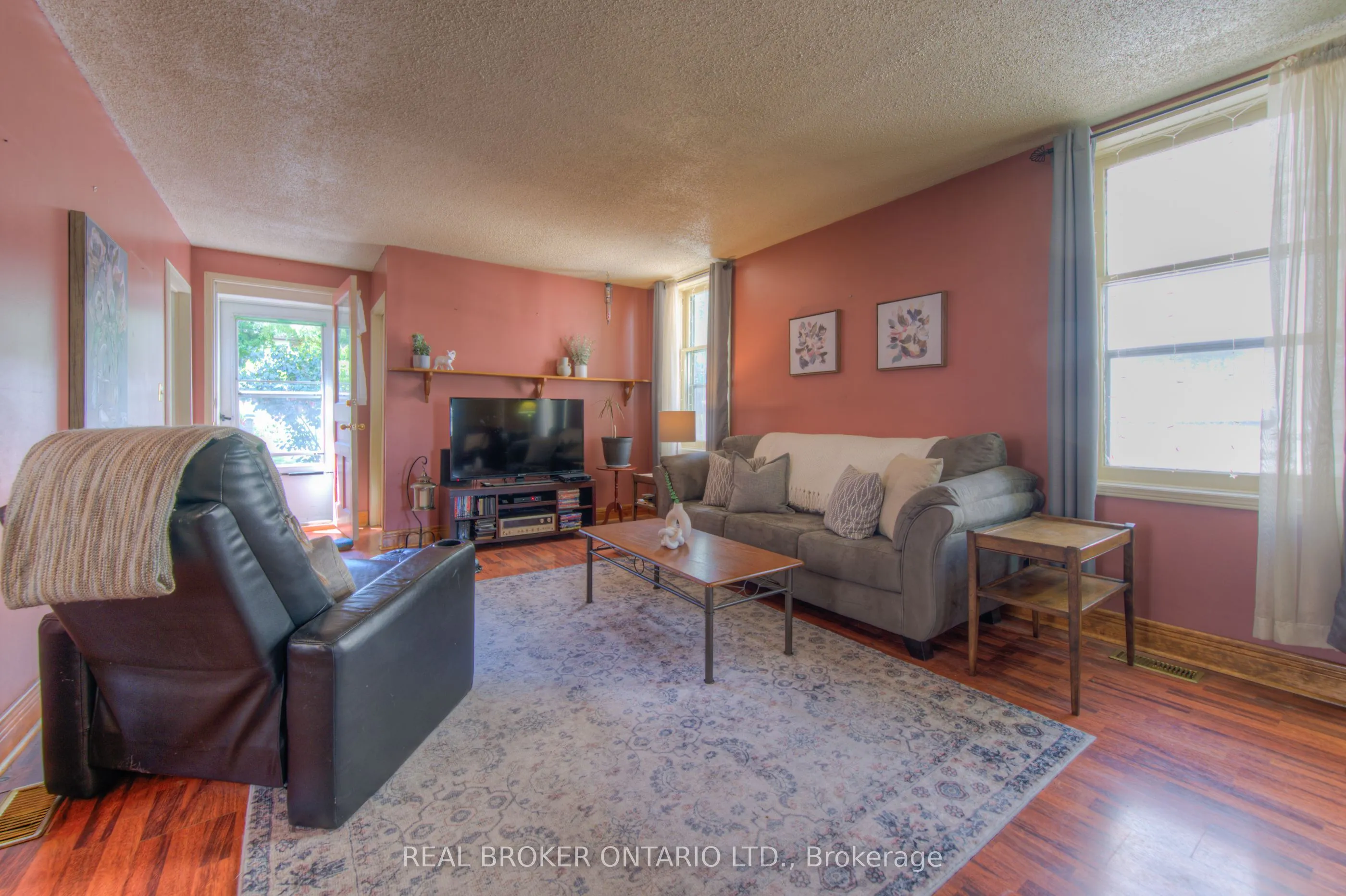 138 Forest Road