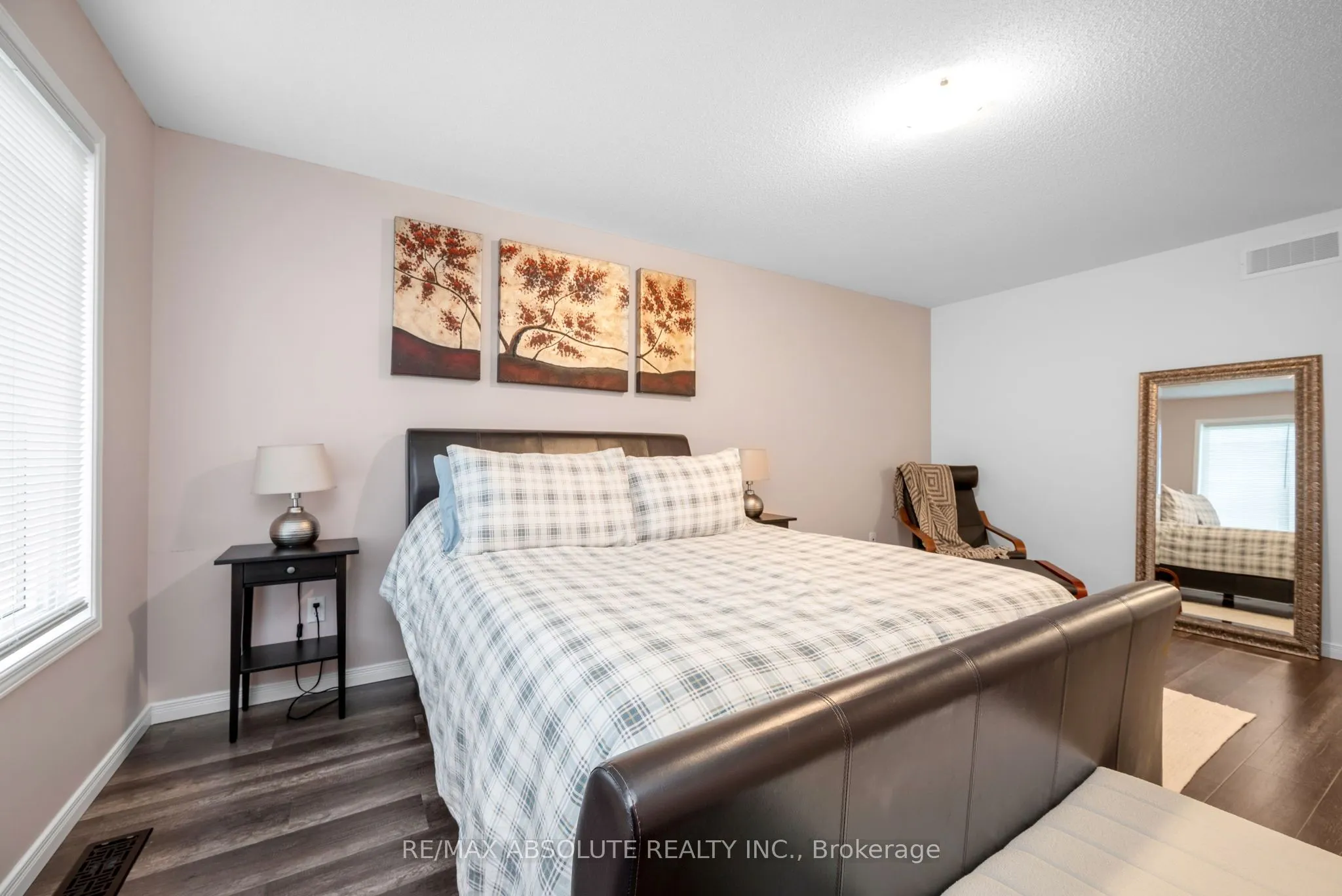 302 Haliburton Heights