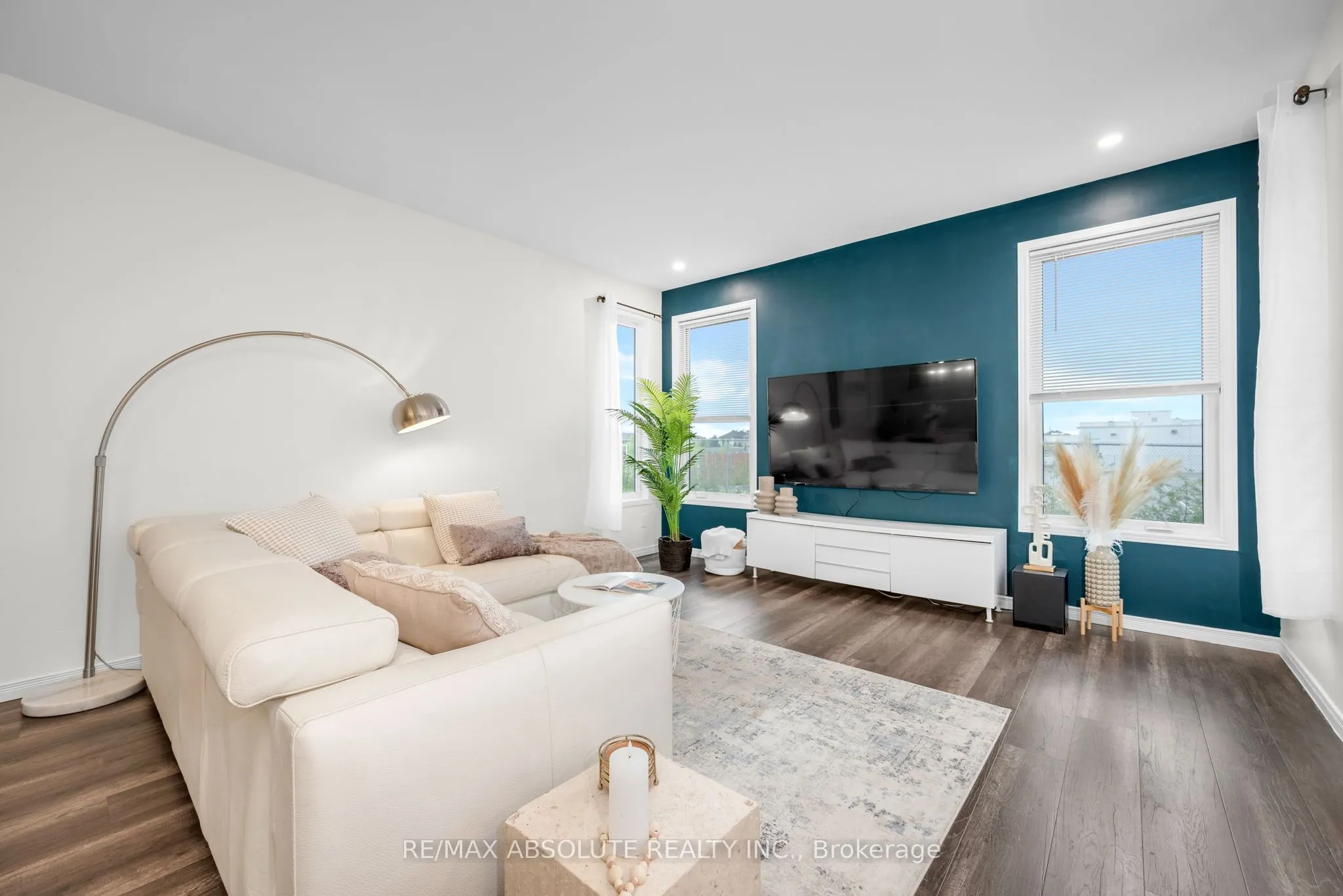 302 Haliburton Heights
