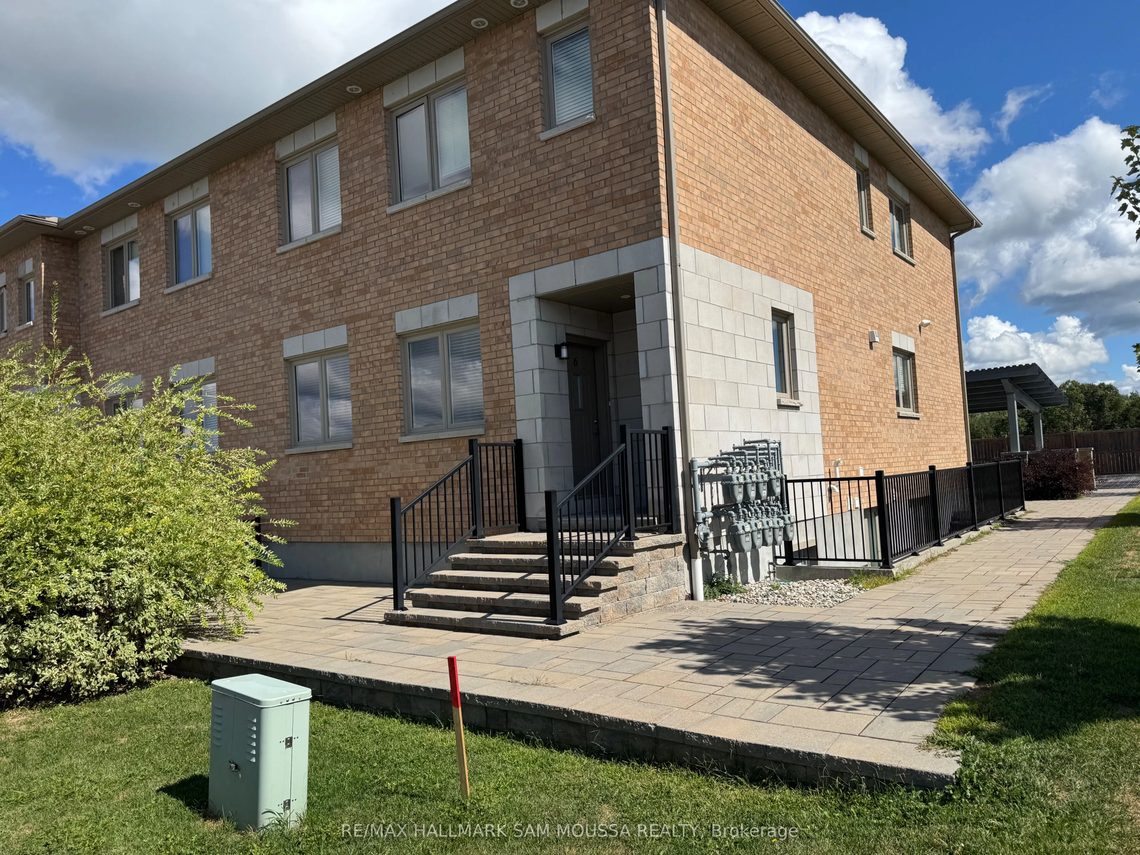 39 Senators Gate Drive, #6