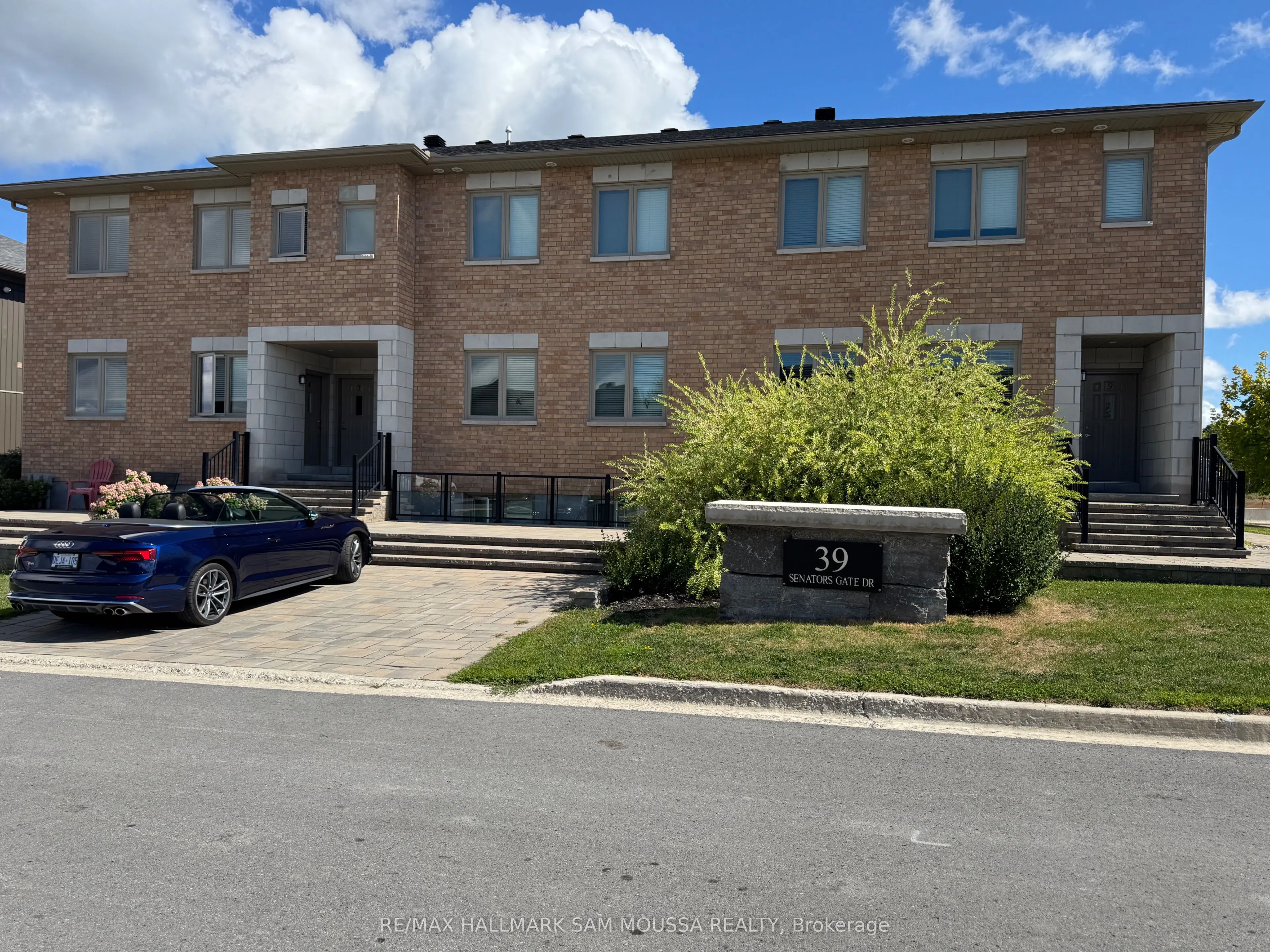 39 Senators Gate Drive, #6