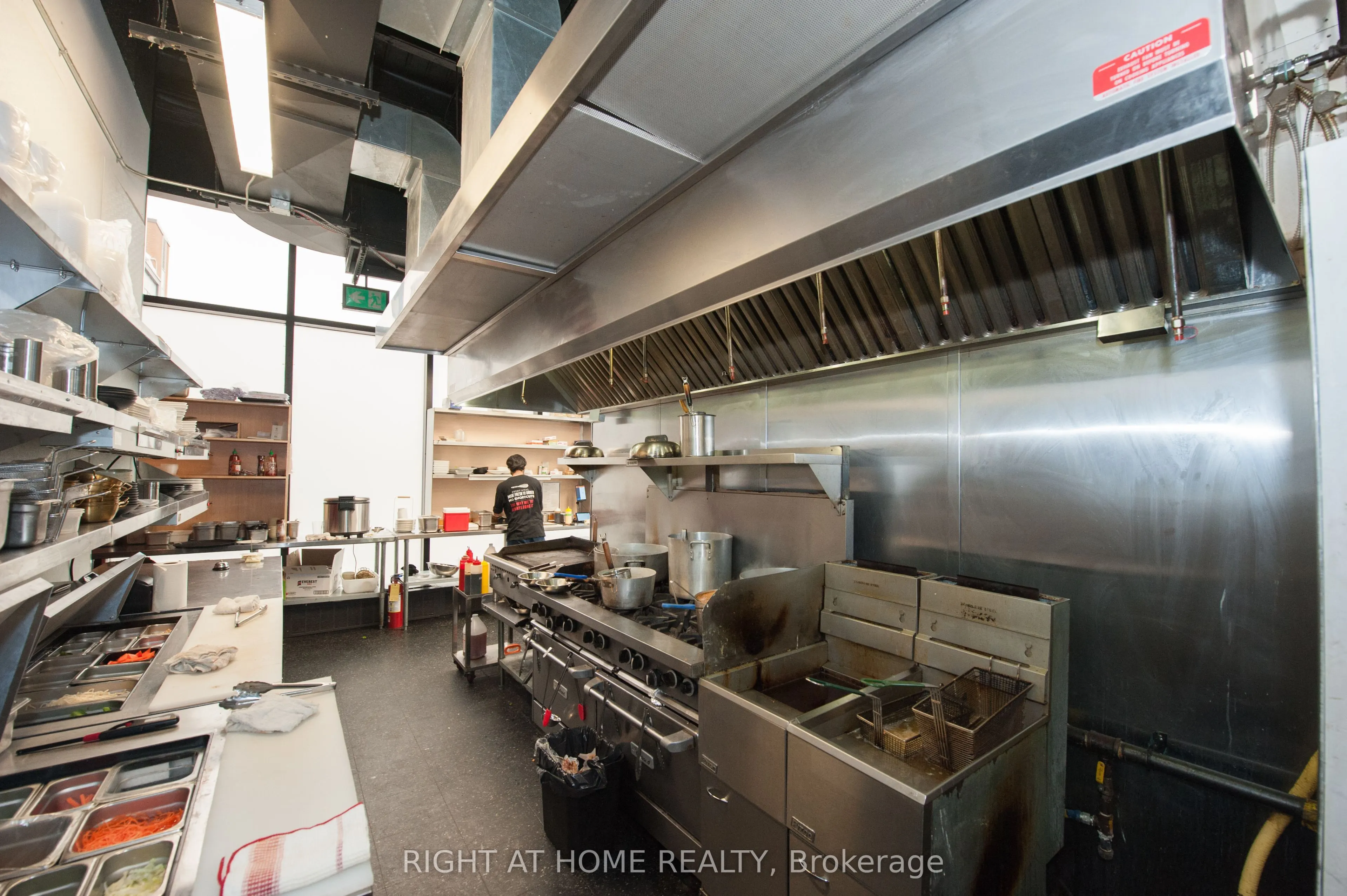305 King Street W, #102