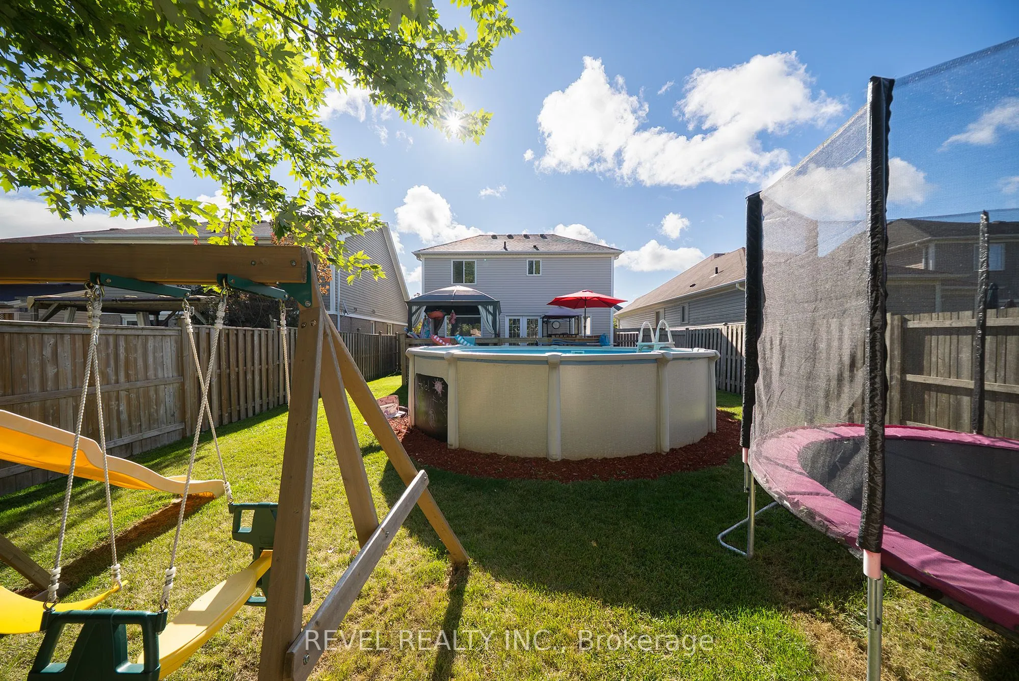 22 Hollinrake Avenue