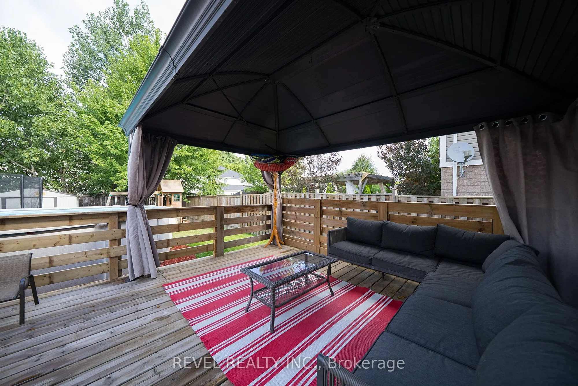 22 Hollinrake Avenue