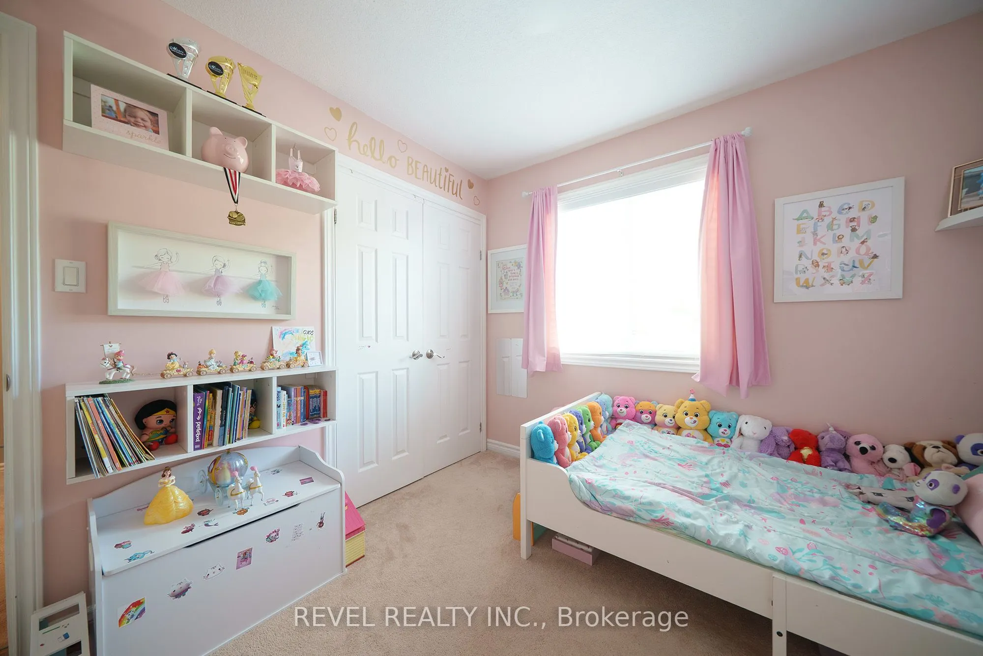 22 Hollinrake Avenue