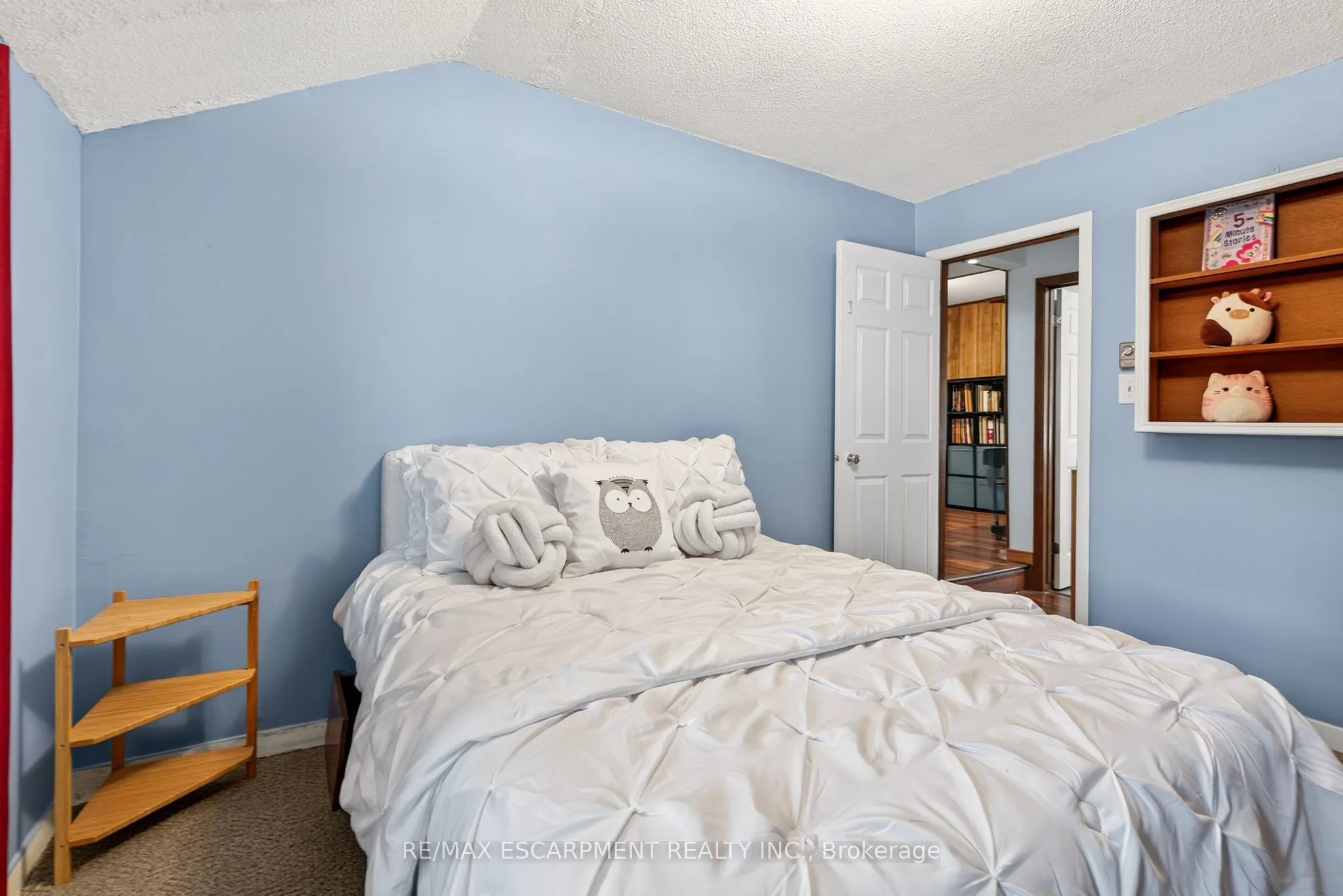 146 Normanhurst Avenue W