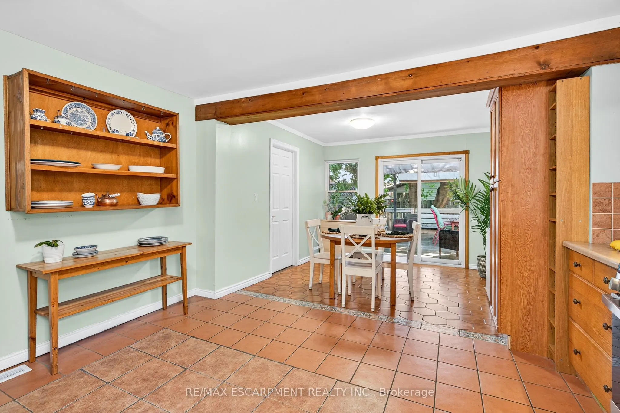 146 Normanhurst Avenue W