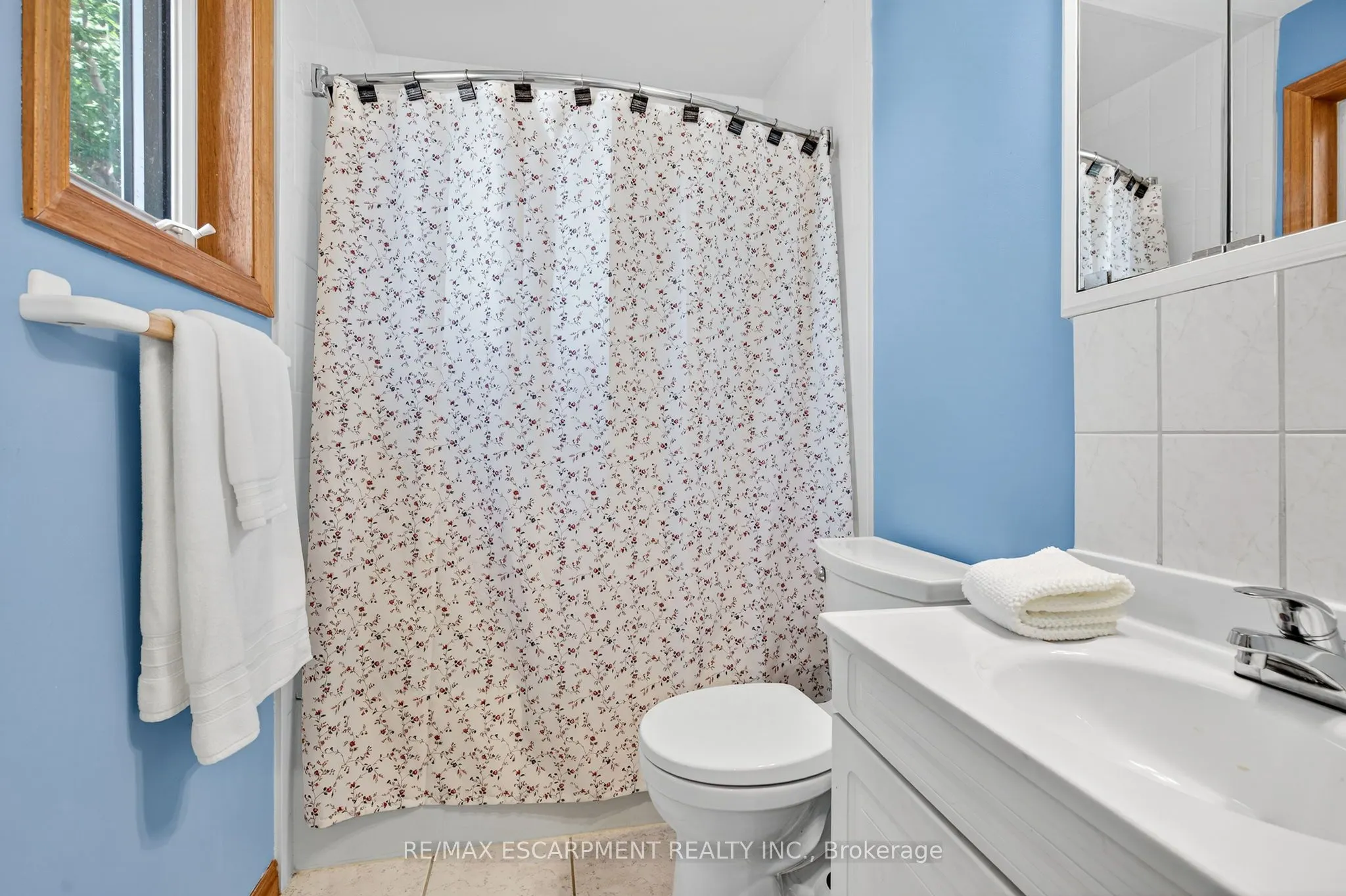 146 Normanhurst Avenue W