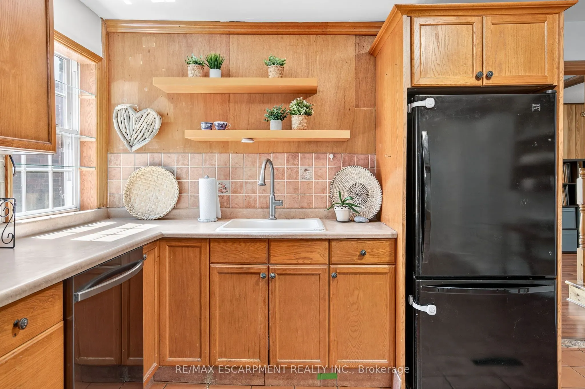 146 Normanhurst Avenue W