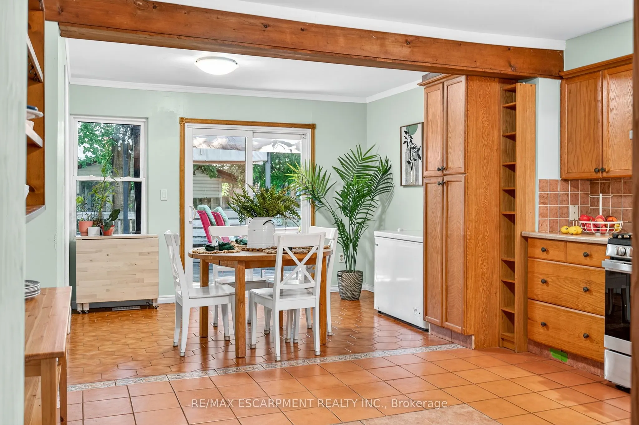 146 Normanhurst Avenue W