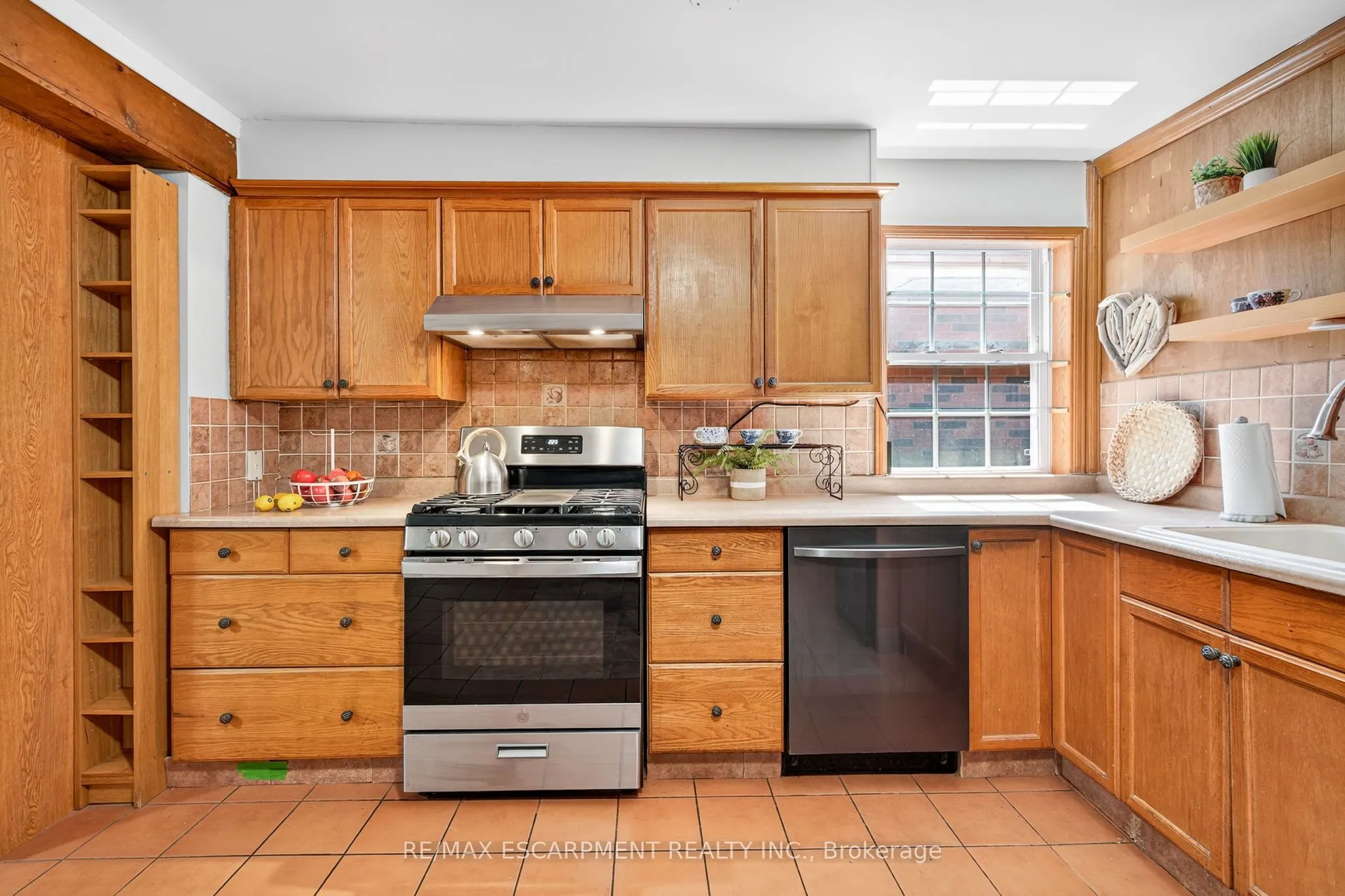 146 Normanhurst Avenue W