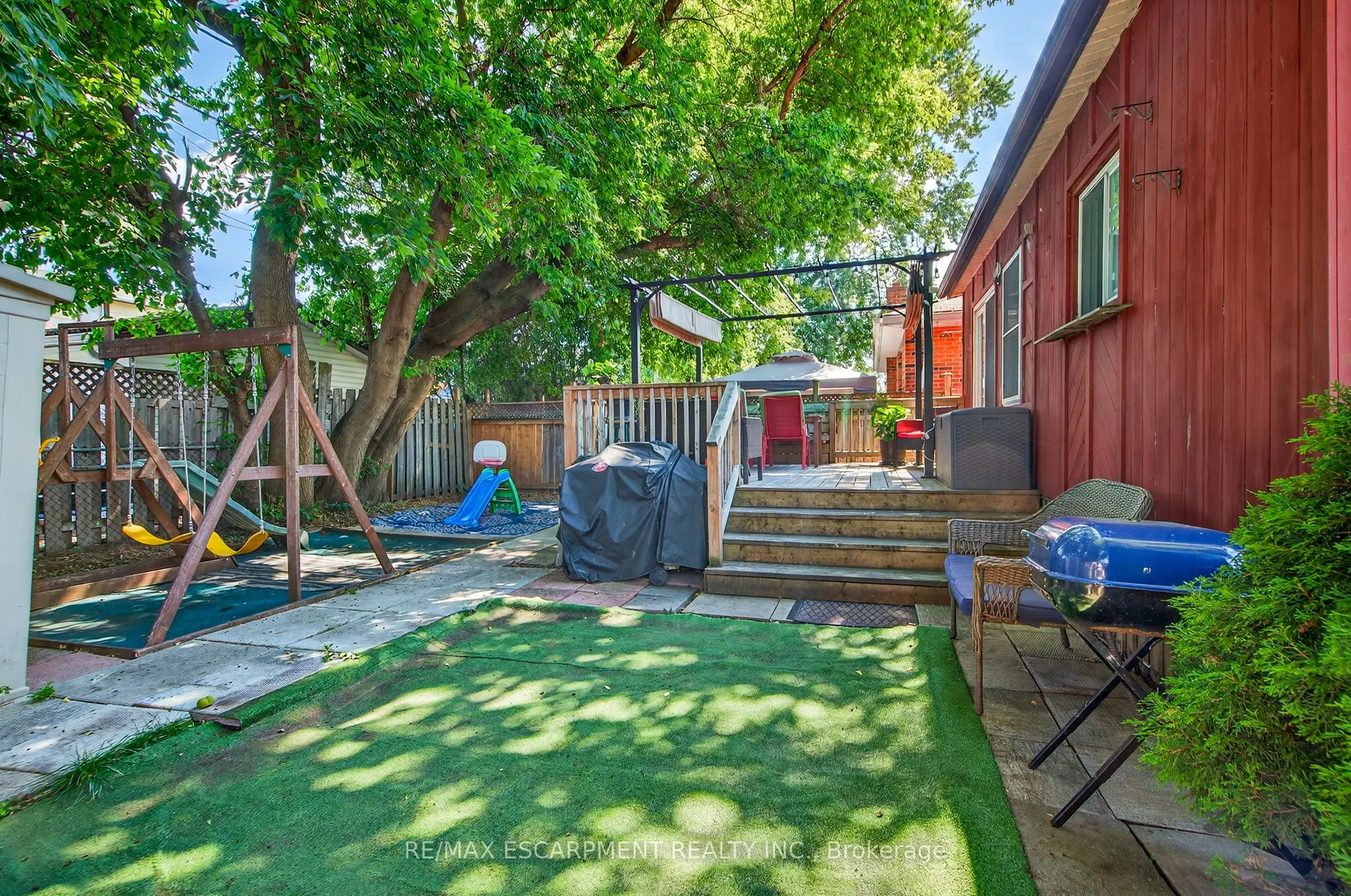 146 Normanhurst Avenue W