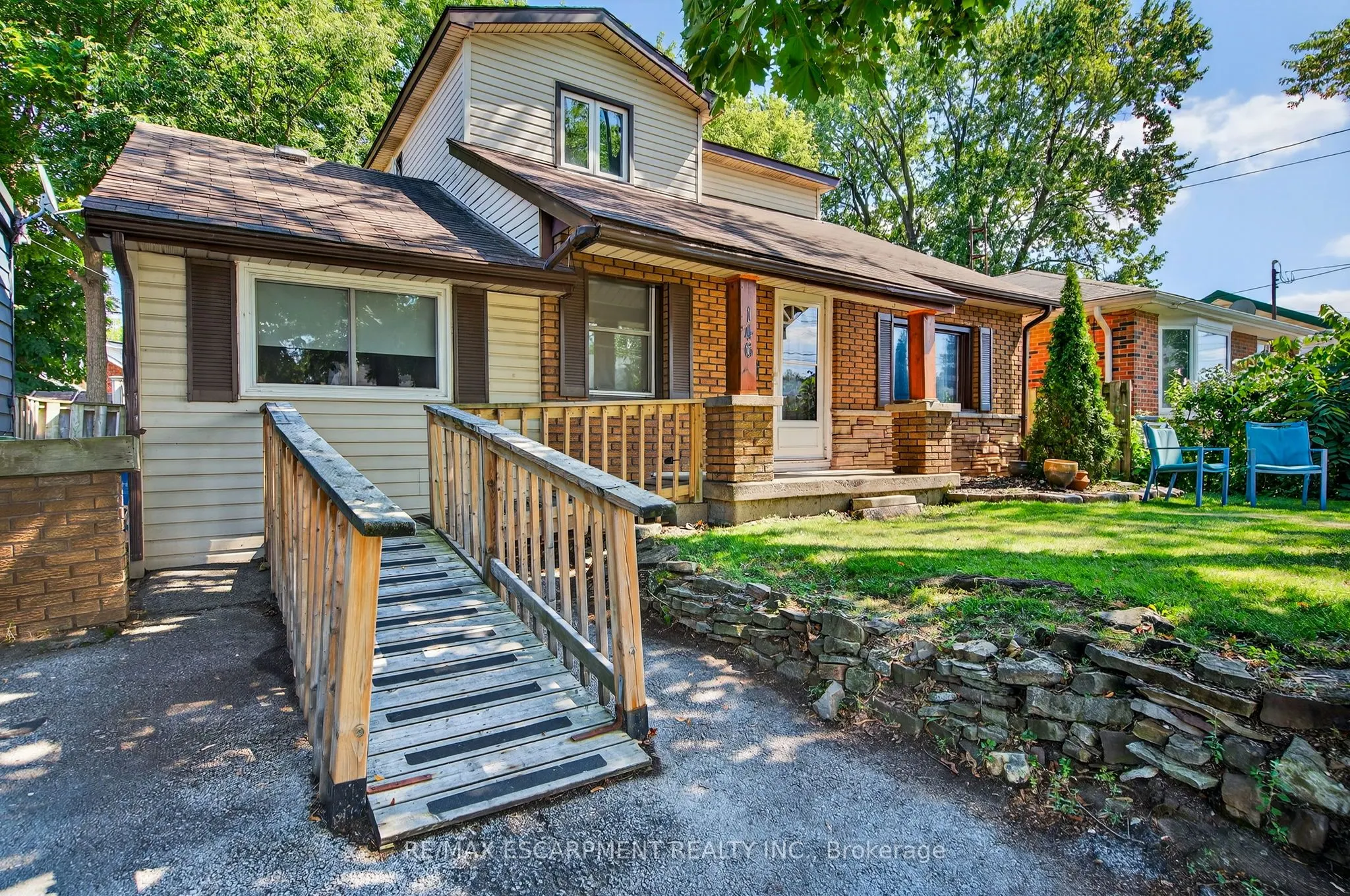 146 Normanhurst Avenue W