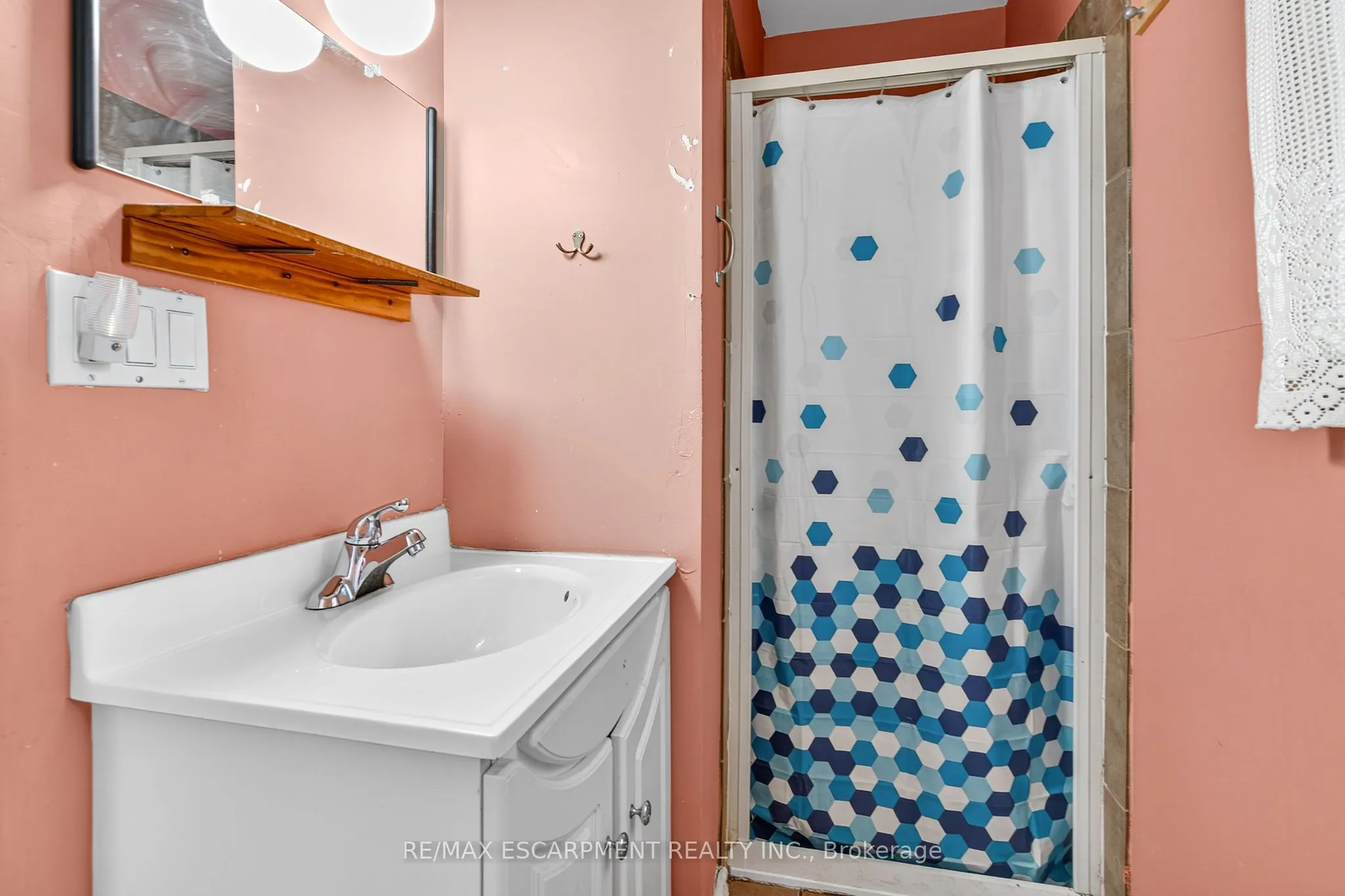 146 Normanhurst Avenue W