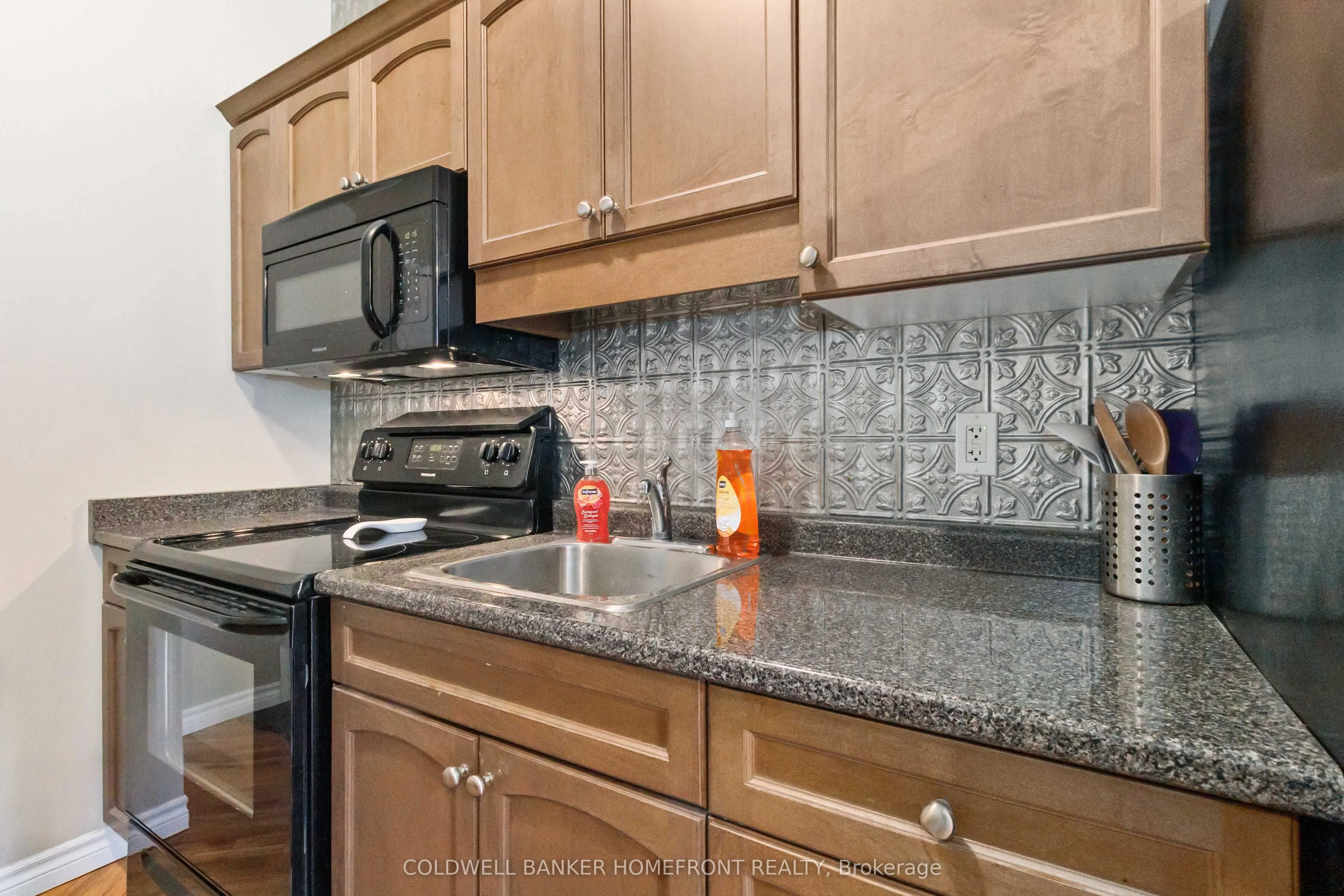 140 West River Street, #504