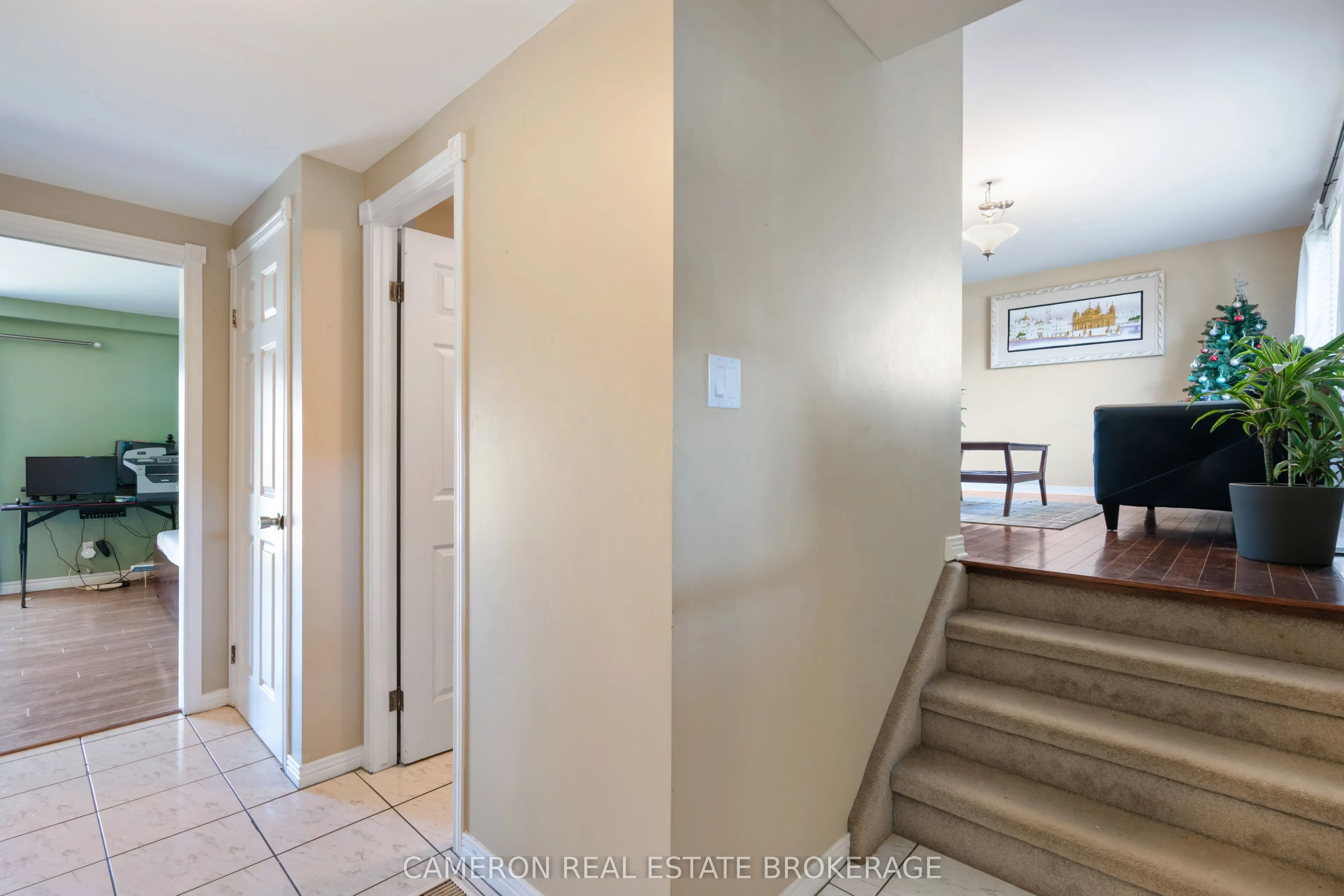 1369 Lochiel Street