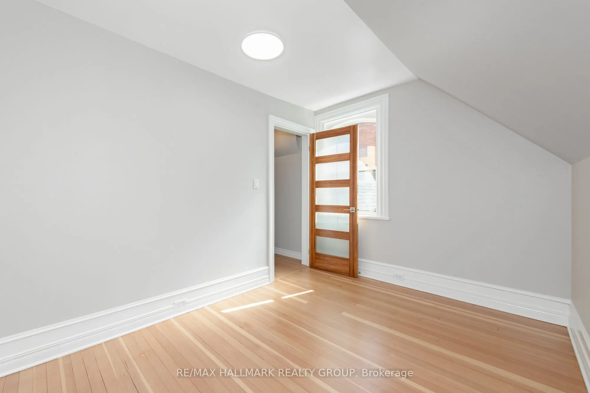 108 Clothier Street E