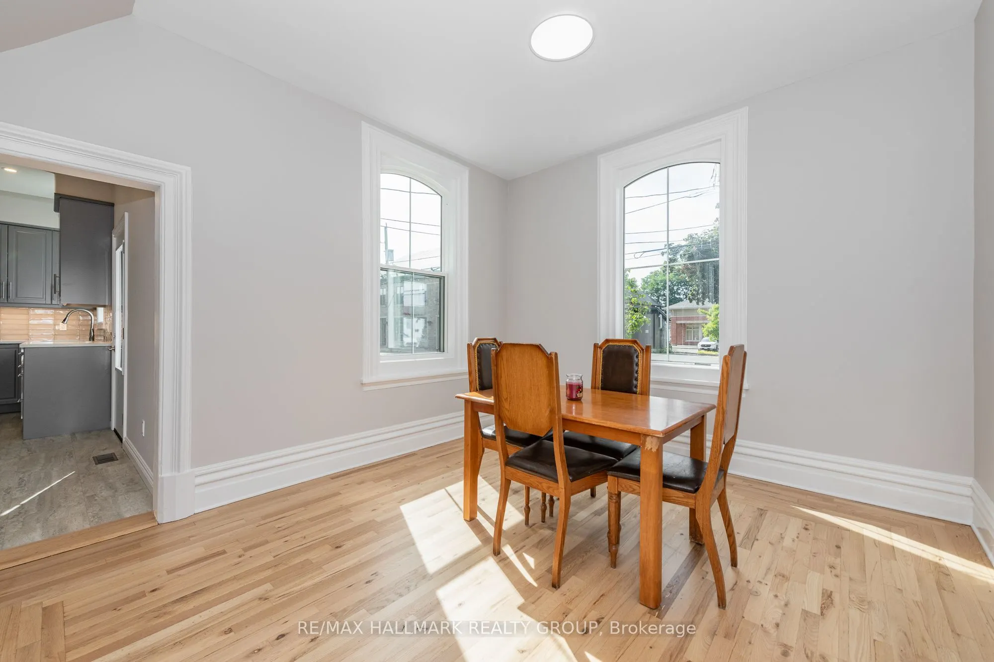 108 Clothier Street E