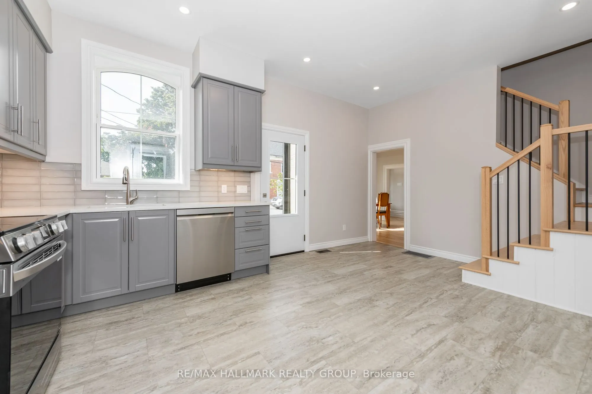 108 Clothier Street E