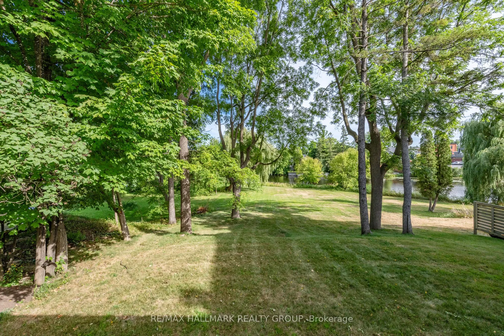 108 Clothier Street E