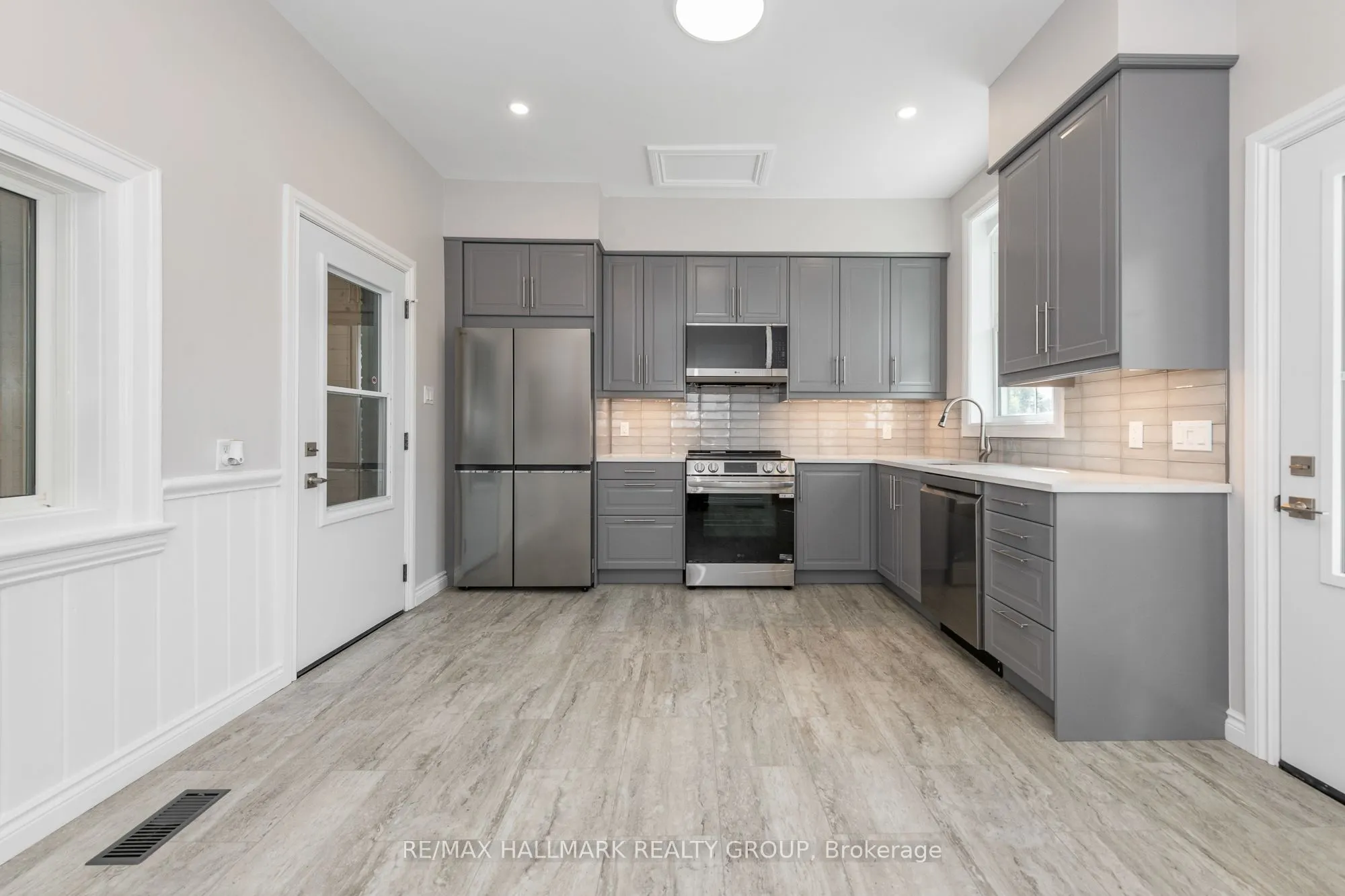 108 Clothier Street E