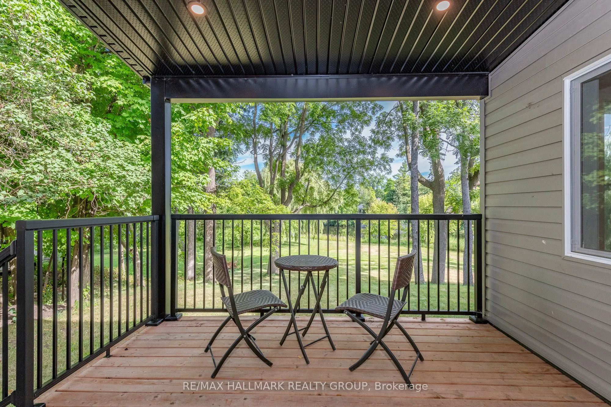 108 Clothier Street E