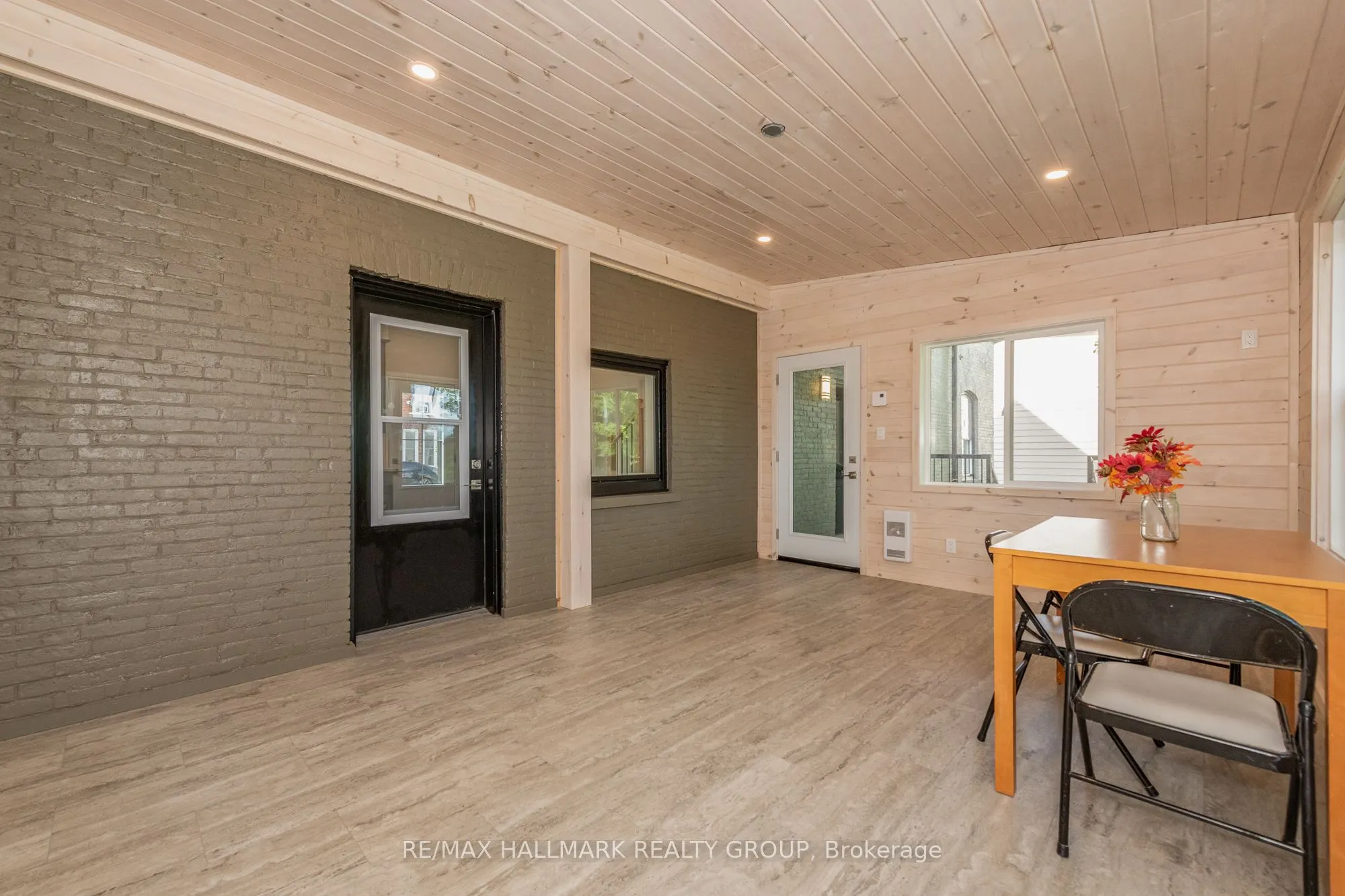 108 Clothier Street E